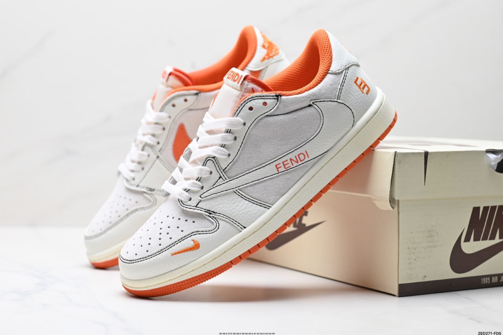 トラヴィス・スコット × エア ジョーダン 1 ロー AJ1 の TS フラッシュコラボレーション逆フック低トップカルチャーバスケットボールシューズ トラヴィス・スコット × エア ジョーダン 1 ロー AJ1 の TS フラッシュコラボレーション逆フック低トップカルチャーバスケットボールシューズ