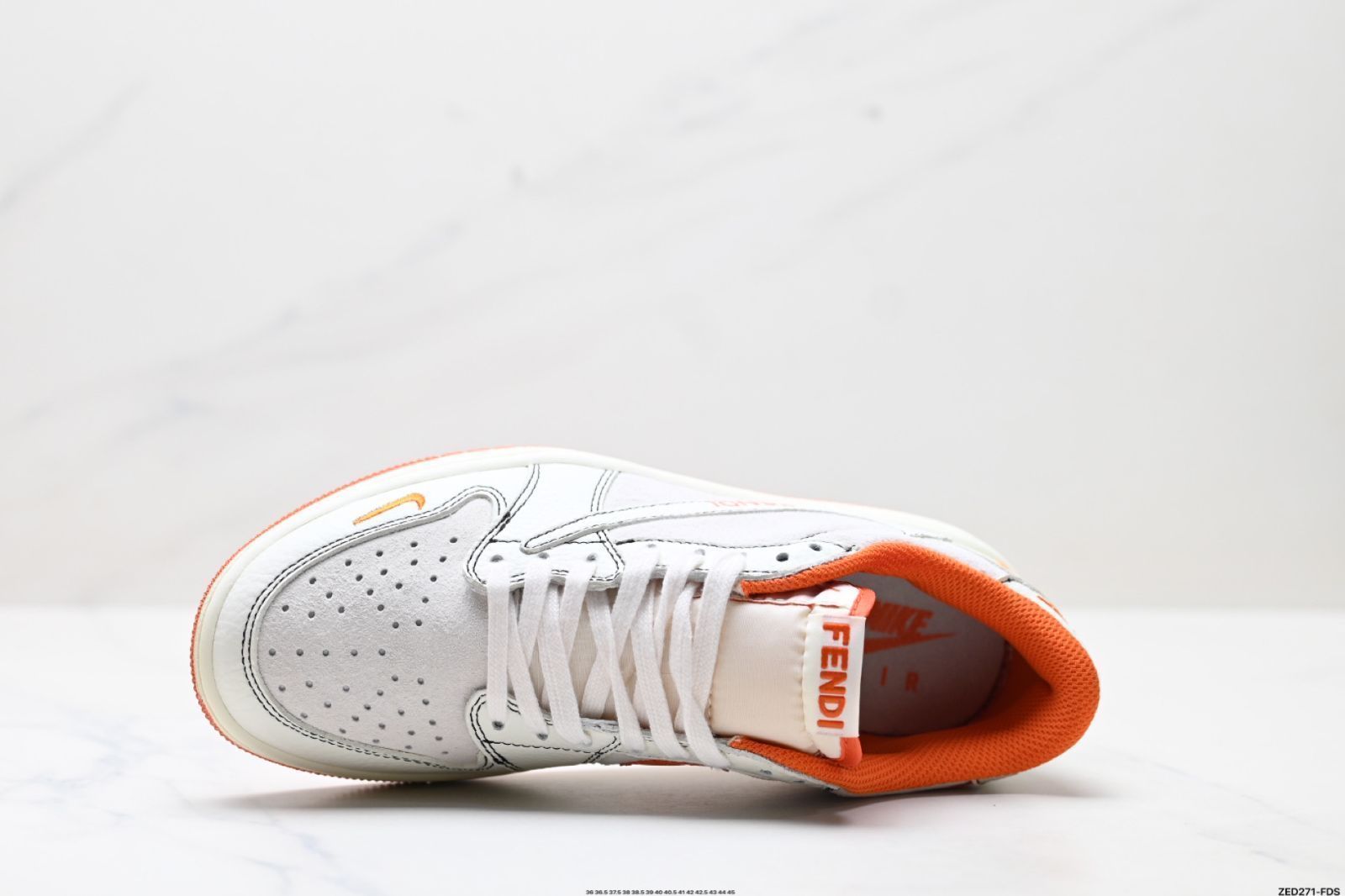 トラヴィス・スコット × エア ジョーダン 1 ロー AJ1 の TS フラッシュコラボレーション逆フック低トップカルチャーバスケットボールシューズ トラヴィス・スコット × エア ジョーダン 1 ロー AJ1 の TS フラッシュコラボレーション逆フック低トップカルチャーバスケットボールシューズ