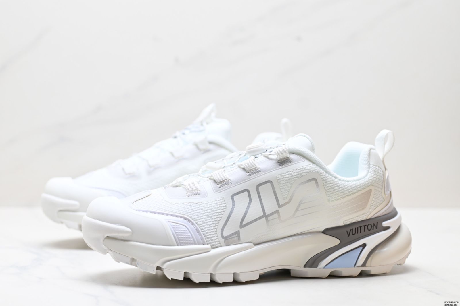 Louis Vuitton / ルイ・ヴィトン Runner Tatic シリーズ レース式厚底 ロートップ アウトドア登山シューズ Louis Vuitton / ルイ・ヴィトン Runner Tatic シリーズ レース式厚底 ロートップ アウトドア登山シューズ