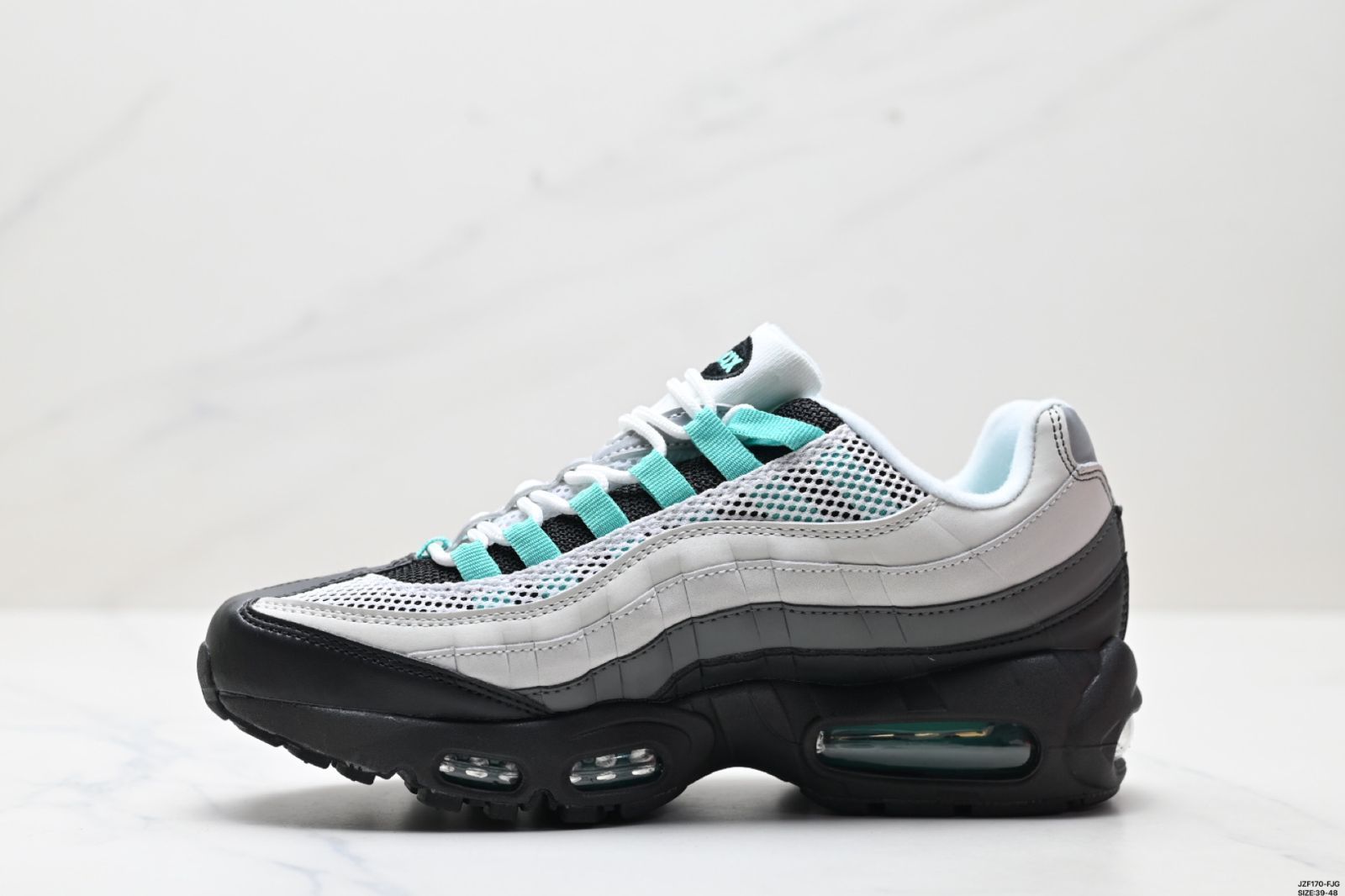 【今日特価】NIKE AIR MAX 95 TT 送料無料 在庫限定セール価格! エアクッション搭載 復古ランニングシューズ マルチユース 【今日特価】NIKE AIR MAX 95 TT 送料無料 在庫限定セール価格! エアクッション搭載 復古ランニングシューズ マルチユース