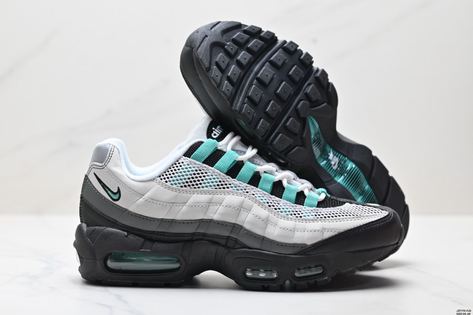【今日特価】NIKE AIR MAX 95 TT 送料無料 在庫限定セール価格! エアクッション搭載 復古ランニングシューズ マルチユース 【今日特価】NIKE AIR MAX 95 TT 送料無料 在庫限定セール価格! エアクッション搭載 復古ランニングシューズ マルチユース