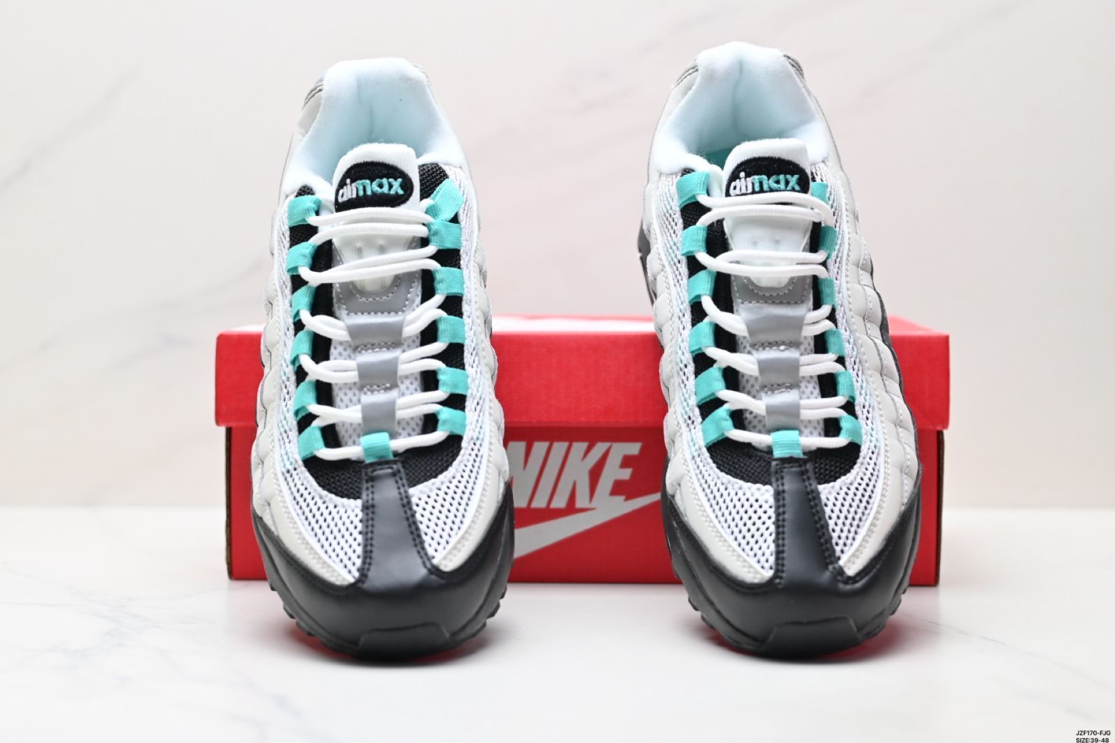【今日特価】NIKE AIR MAX 95 TT 送料無料 在庫限定セール価格! エアクッション搭載 復古ランニングシューズ マルチユース 【今日特価】NIKE AIR MAX 95 TT 送料無料 在庫限定セール価格! エアクッション搭載 復古ランニングシューズ マルチユース
