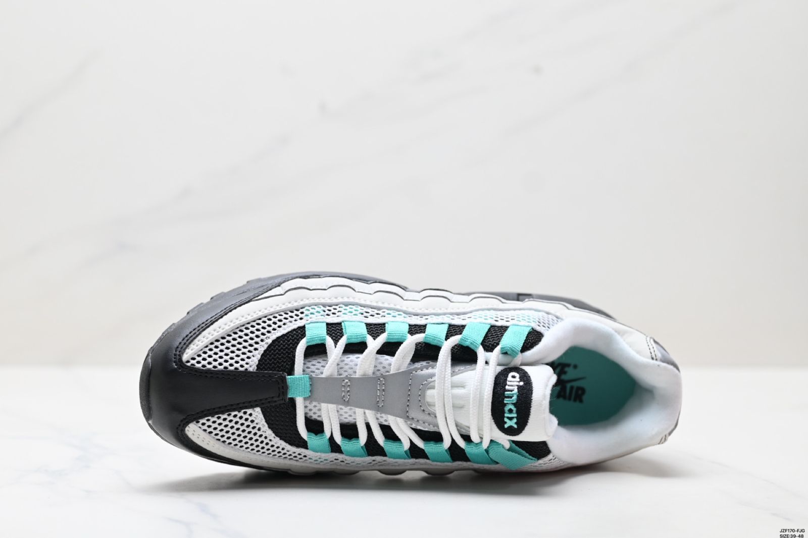 【今日特価】NIKE AIR MAX 95 TT 送料無料 在庫限定セール価格! エアクッション搭載 復古ランニングシューズ マルチユース 【今日特価】NIKE AIR MAX 95 TT 送料無料 在庫限定セール価格! エアクッション搭載 復古ランニングシューズ マルチユース
