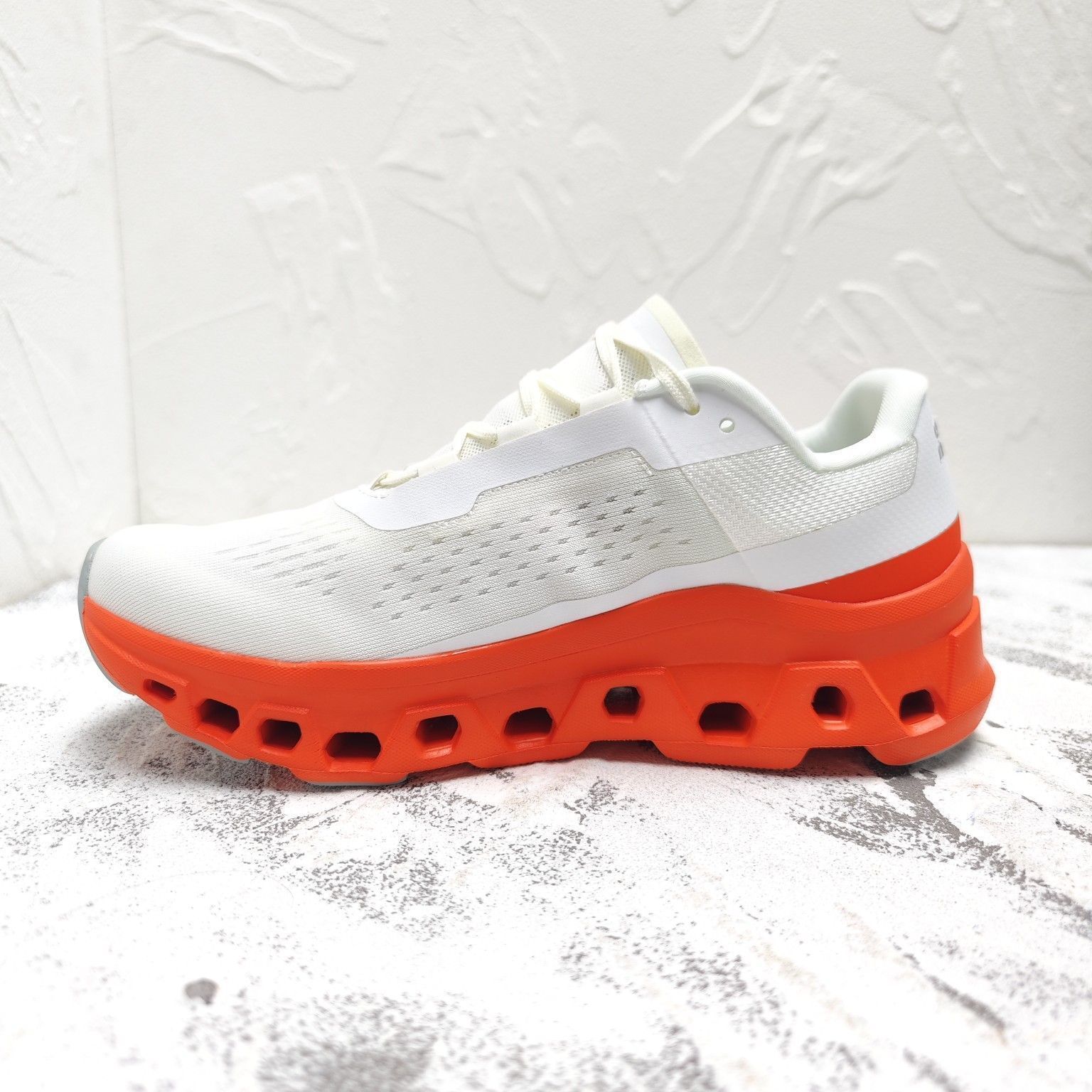On Cloudmonster ジョギング スポーツ トレーニング ランニングシューズ メンズ レディー スニーカー タウンユース 新品 未使用 オレンジ ホワイト On Cloudmonster ジョギング スポーツ トレーニング ランニングシューズ メンズ レディー スニーカー タウンユース 新品 未使用 オレンジ ホワイト