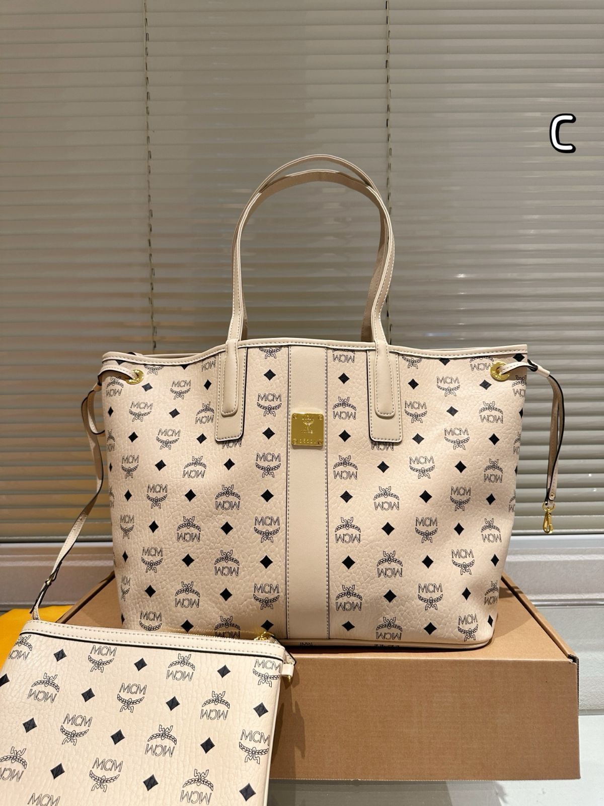 【今日特価】Mcm ショッピングバッグ 2 ピースセット 【今日特価】Mcm ショッピングバッグ 2 ピースセット