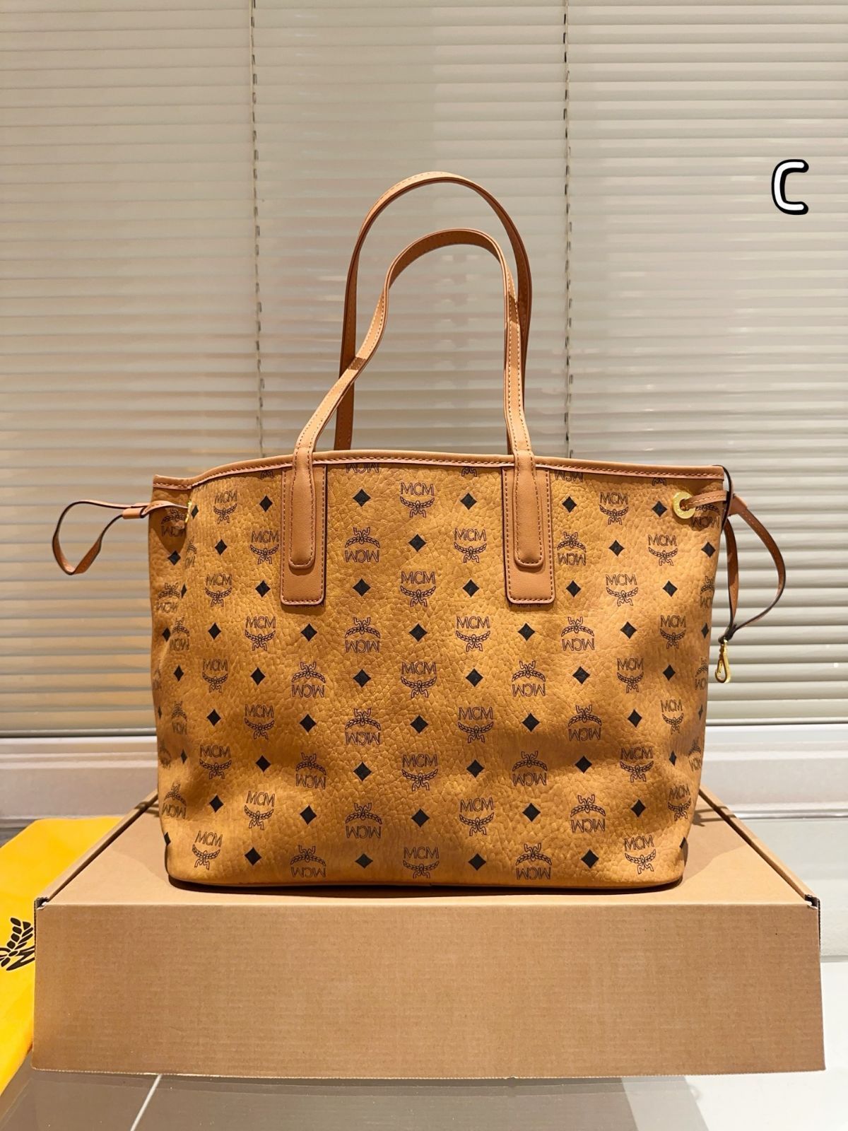 【今日特価】Mcm ショッピングバッグ 2 ピースセット 【今日特価】Mcm ショッピングバッグ 2 ピースセット