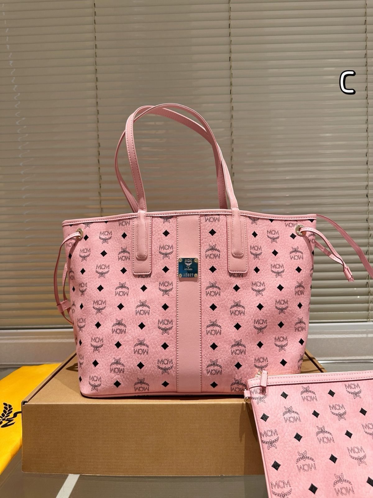 【今日特価】Mcm ショッピングバッグ 2 ピースセット 【今日特価】Mcm ショッピングバッグ 2 ピースセット