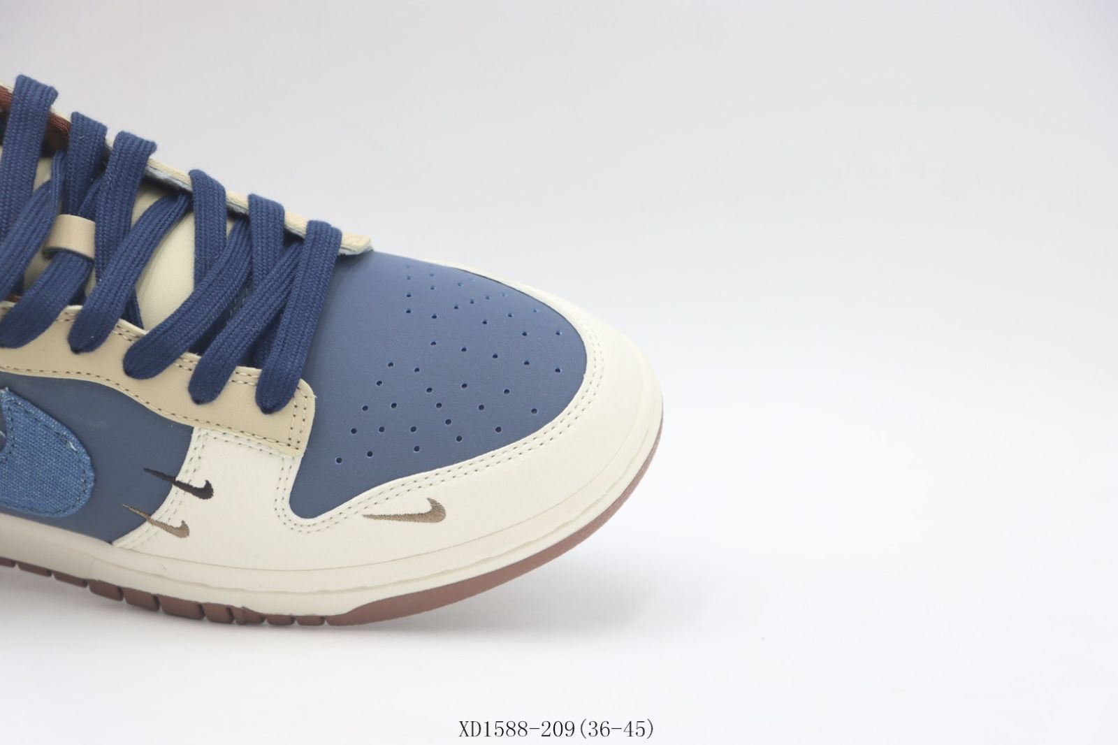【今日特価】Nike ナイキ スケートシューズ XD1588-209 ホワイトブルーブラウン