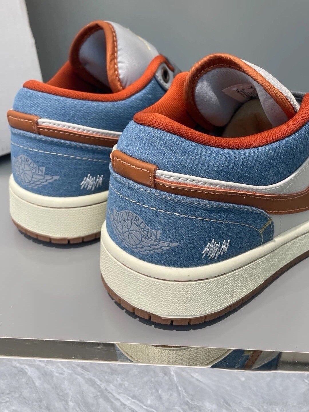 お値下げしました??即購入箱付新品?? Nike (WMNS) Air Jordan 1 Low 'Denim Phantom' ジョーダン お値下げしました??即購入箱付新品?? Nike (WMNS) Air Jordan 1 Low 'Denim Phantom' ジョーダン