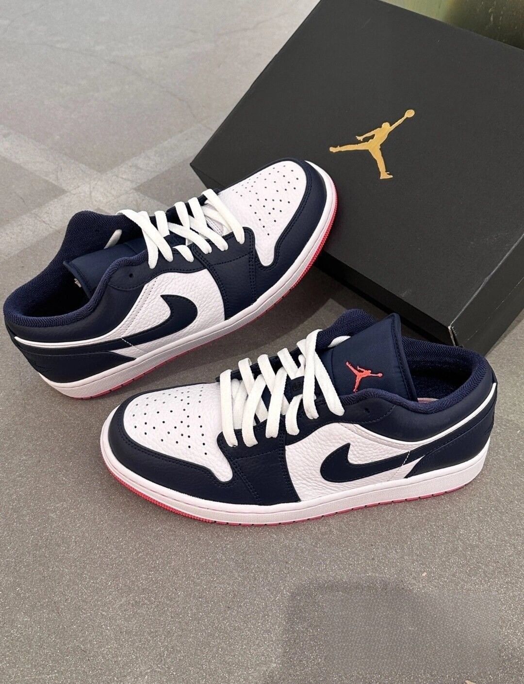 お値下げしました??即購入新品箱付?? Nike Air Jordan 1 LOW 男女兼用 ジョーダン