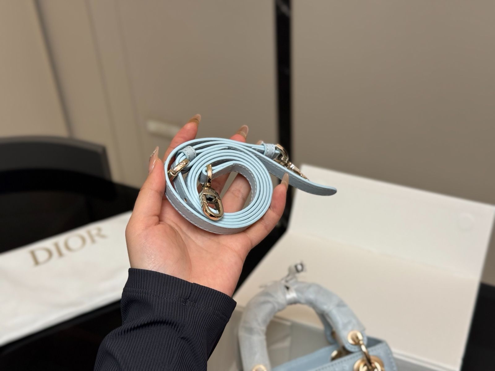 【今日特価】DIOR Lady Dior ライディオール サイドストラップ バージョン 【今日特価】DIOR Lady Dior ライディオール サイドストラップ バージョン