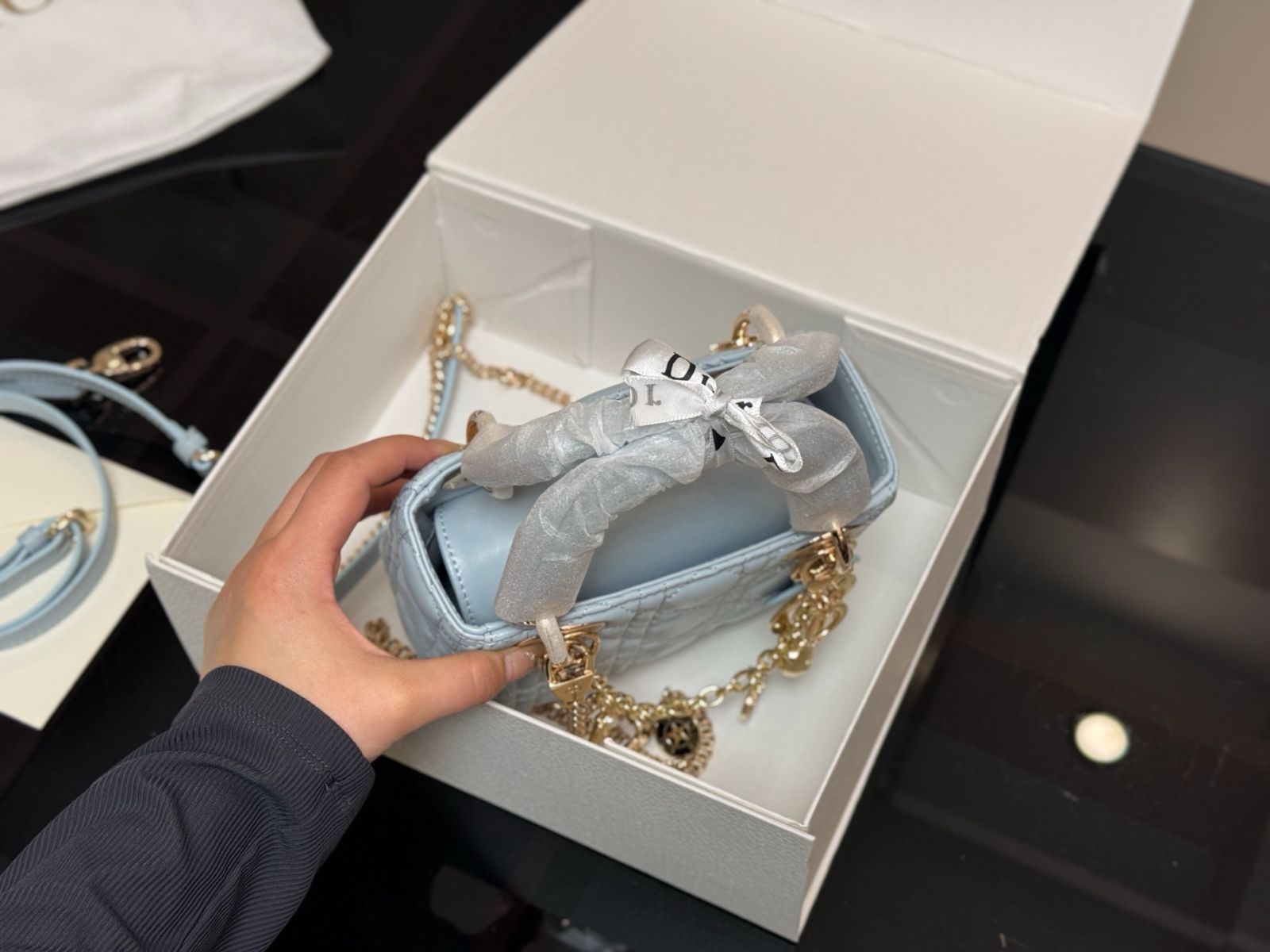 【今日特価】DIOR Lady Dior ライディオール サイドストラップ バージョン 【今日特価】DIOR Lady Dior ライディオール サイドストラップ バージョン