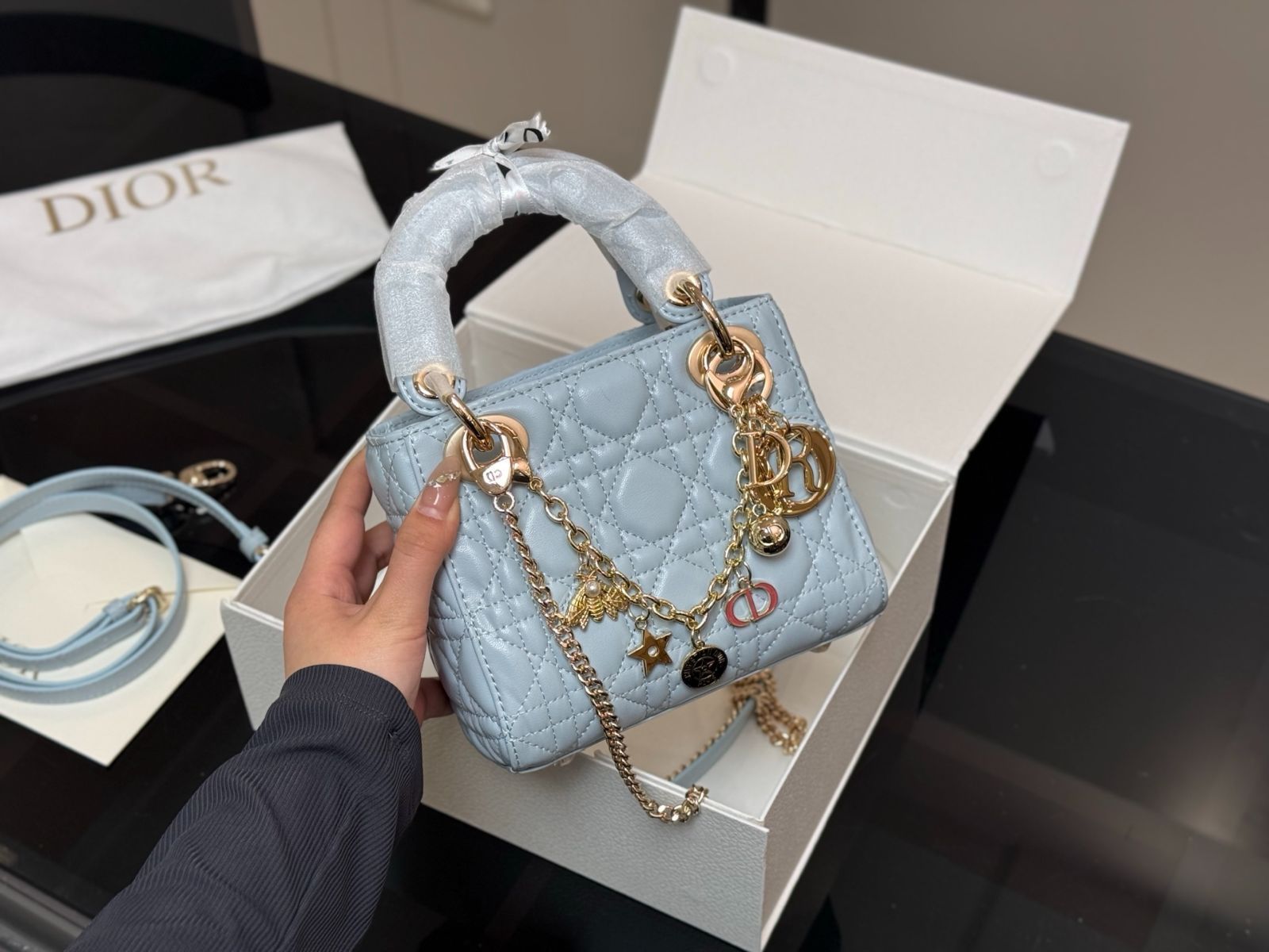 【今日特価】DIOR Lady Dior ライディオール サイドストラップ バージョン 【今日特価】DIOR Lady Dior ライディオール サイドストラップ バージョン