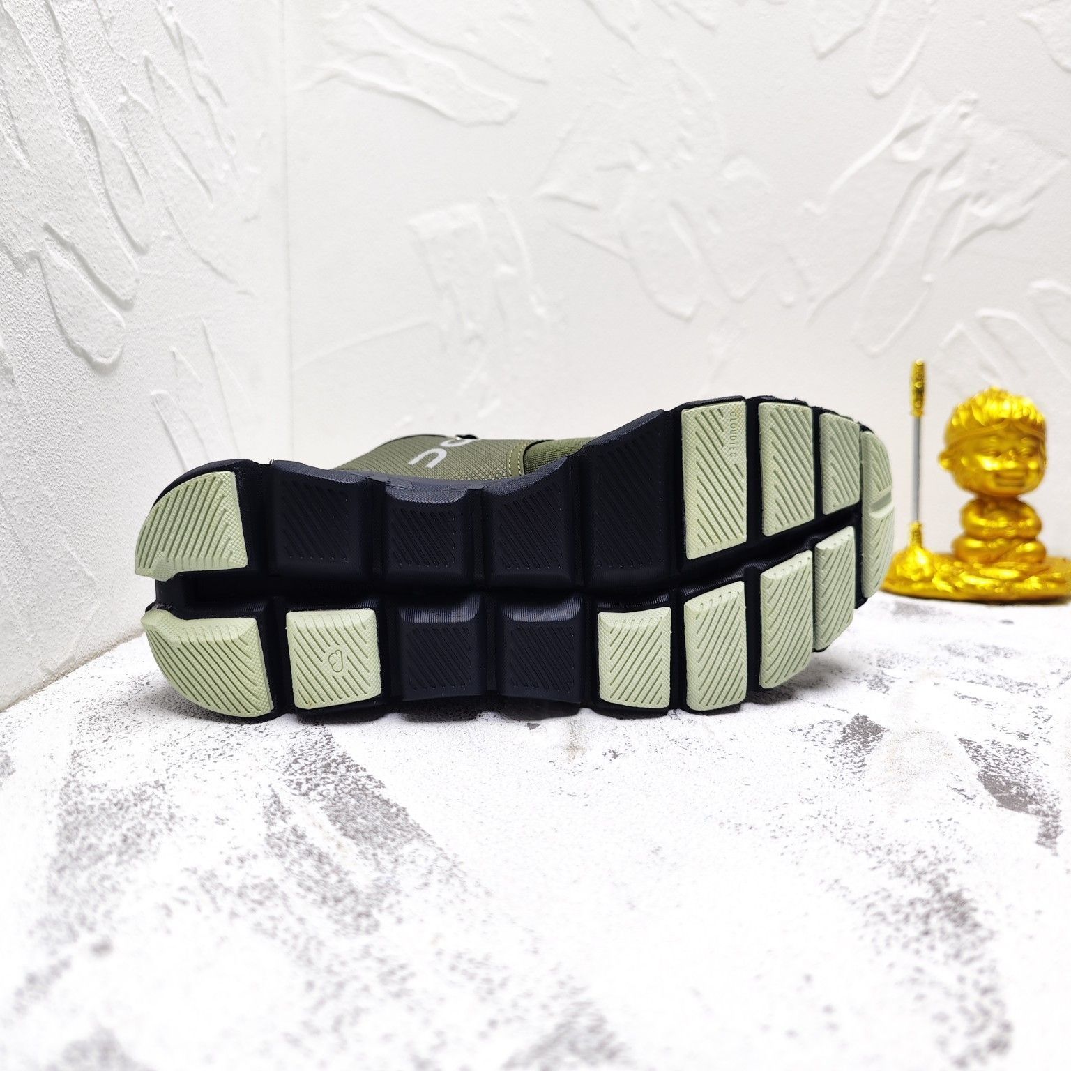 On Cloud X3 Sneakers オン クラウドX3 ジョギング スポーツ トレーニング ランニングシューズ メンズ レディース スニーカー タウンユース 新品 未使用 ミリタリーグリーン