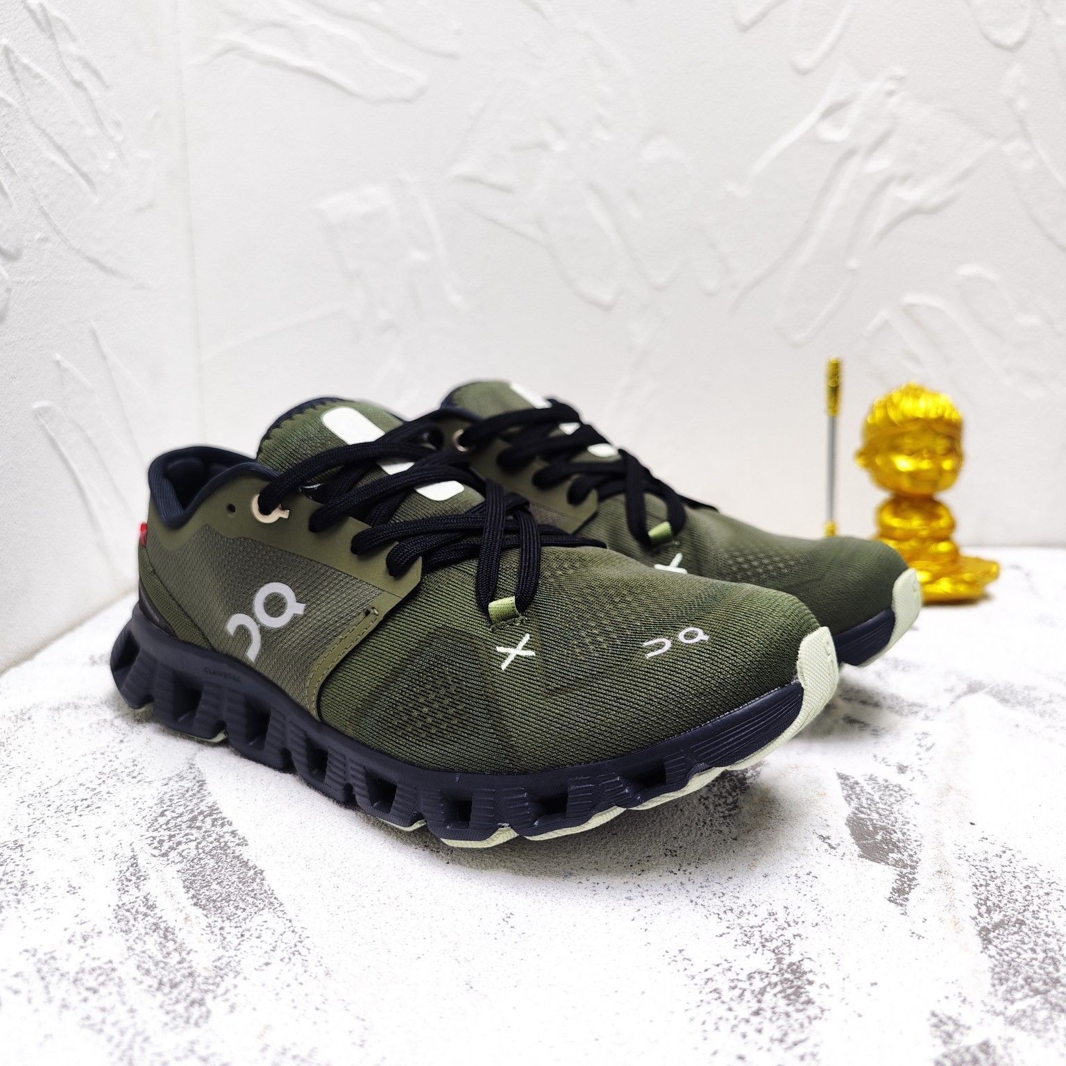 On Cloud X3 Sneakers オン クラウドX3 ジョギング スポーツ トレーニング ランニングシューズ メンズ レディース スニーカー タウンユース 新品 未使用 ミリタリーグリーン