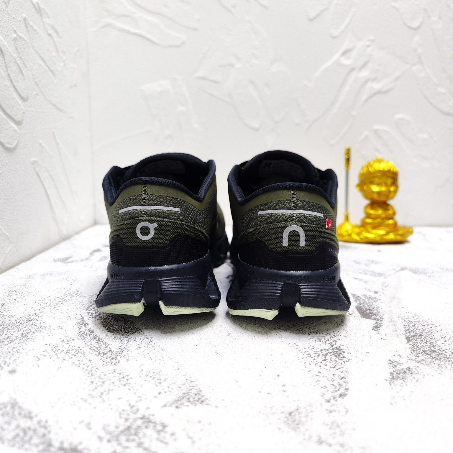 On Cloud X3 Sneakers オン クラウドX3 ジョギング スポーツ トレーニング ランニングシューズ メンズ レディース スニーカー タウンユース 新品 未使用 ミリタリーグリーン