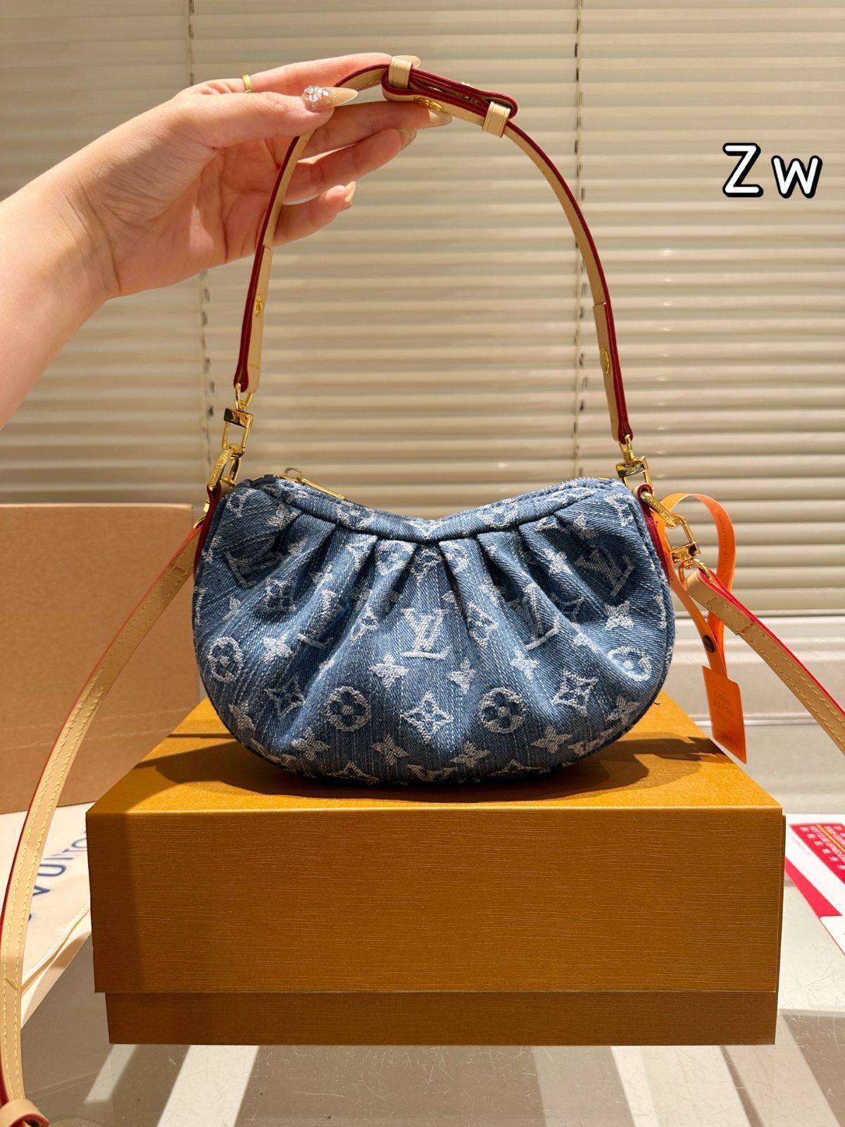 【今日特価】Louis Vuitton Pochette Valley デニム ミニバッグ 送料無料 割引価格で購入可