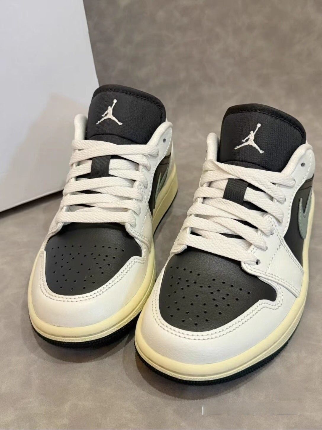 ?大特価?新品箱付 未使用 Nike Air Jordan 1 Low 男女
