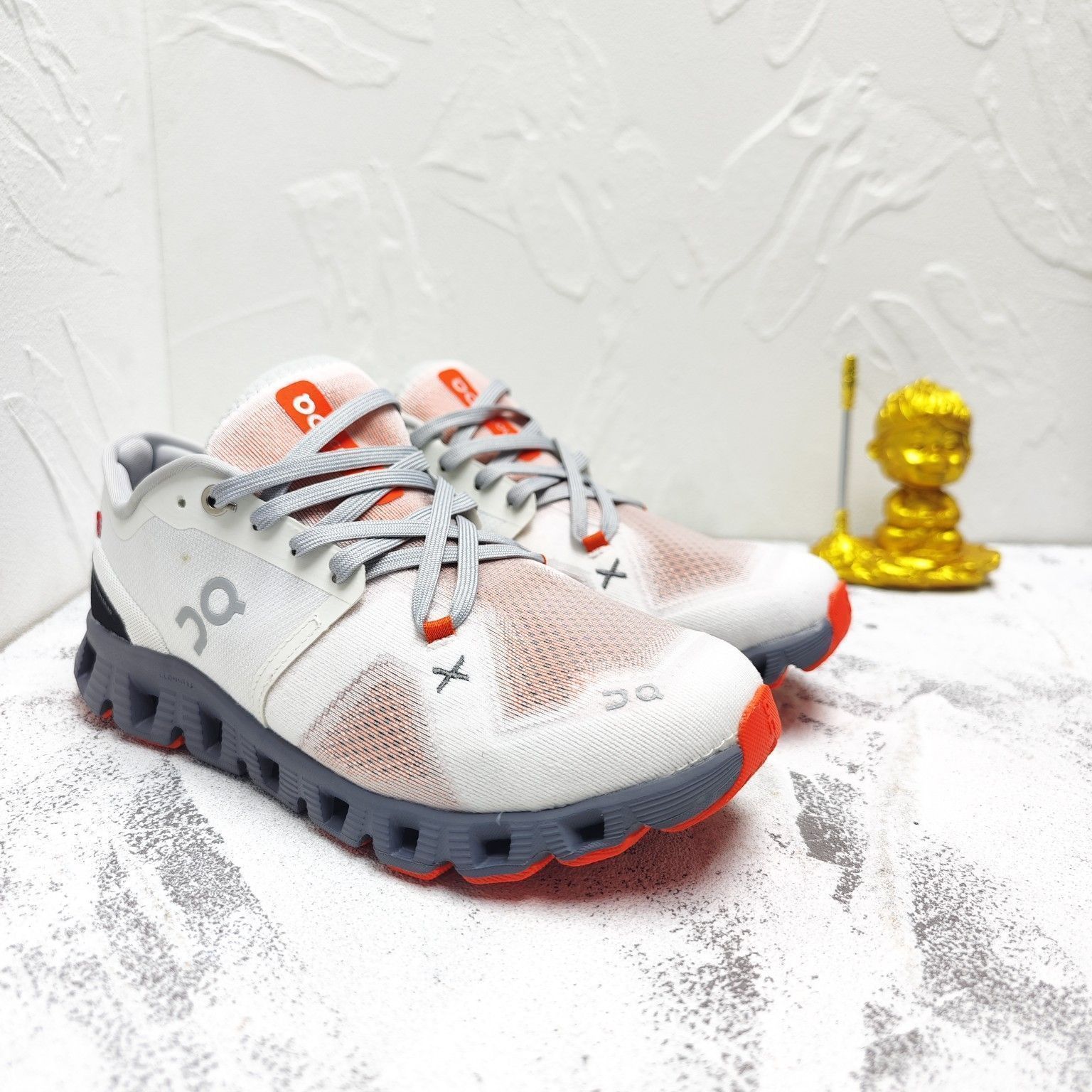 On Cloud X3 Sneakers オン クラウドX3 ジョギング スポーツ トレーニング ランニングシューズ メンズ レディース スニーカー タウンユース 新品 未使用　ホワイト　レッド　2色