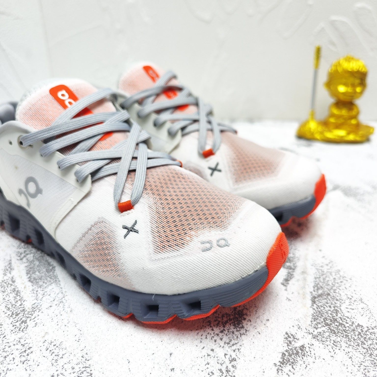 On Cloud X3 Sneakers オン クラウドX3 ジョギング スポーツ トレーニング ランニングシューズ メンズ レディース スニーカー タウンユース 新品 未使用　ホワイト　レッド　2色