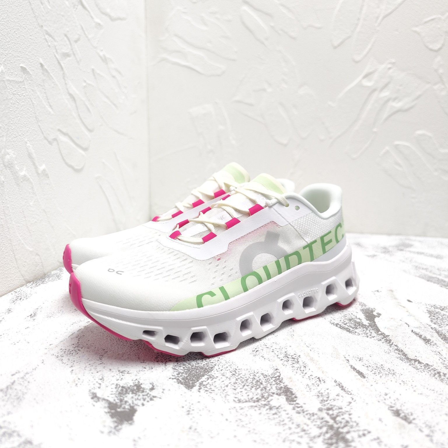 On Cloudmonster ジョギング スポーツ トレーニング ランニングシューズ メンズ レディー スニーカー タウンユース 新品 未使用 ピンク ホワイト グリーン 3色 On Cloudmonster ジョギング スポーツ トレーニング ランニングシューズ メンズ レディー スニーカー タウンユース 新品 未使用 ピンク ホワイト グリーン 3色