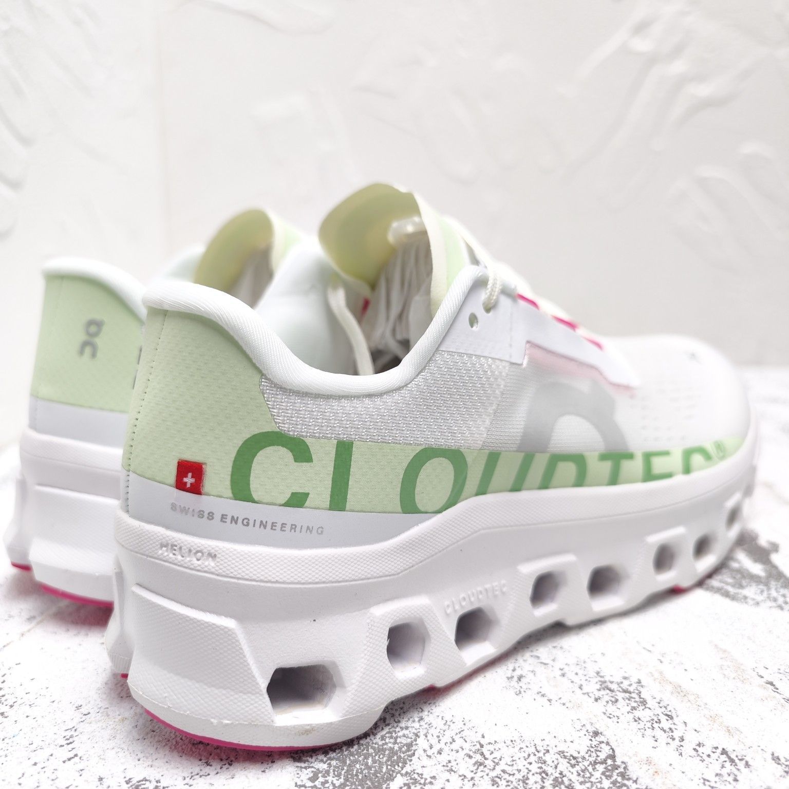 On Cloudmonster ジョギング スポーツ トレーニング ランニングシューズ メンズ レディー スニーカー タウンユース 新品 未使用 ピンク ホワイト グリーン 3色 On Cloudmonster ジョギング スポーツ トレーニング ランニングシューズ メンズ レディー スニーカー タウンユース 新品 未使用 ピンク ホワイト グリーン 3色