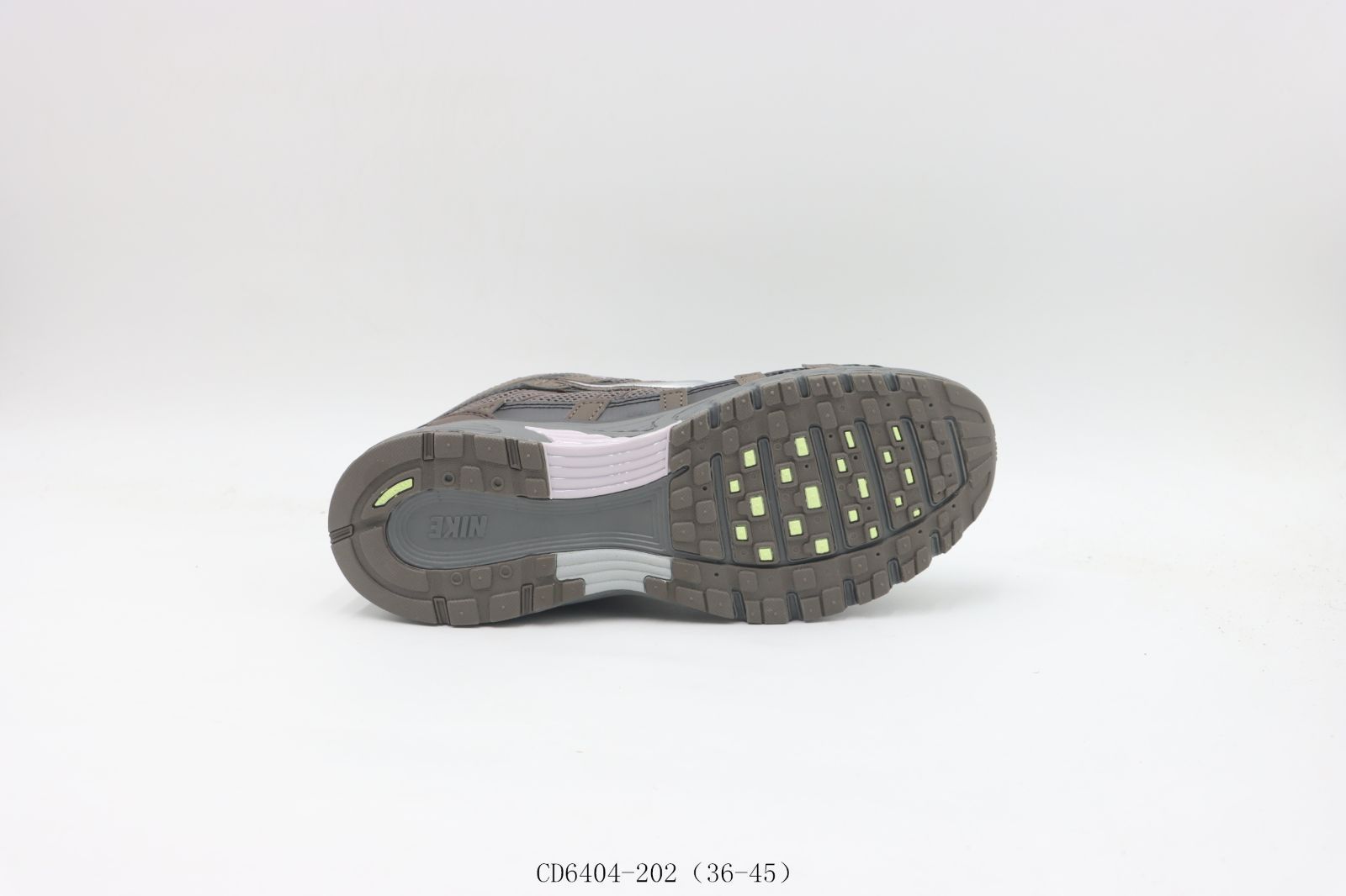 【今日特価】ナイキ Nike ランニングシューズ CD6404-202 褐色 【今日特価】ナイキ Nike ランニングシューズ CD6404-202 褐色