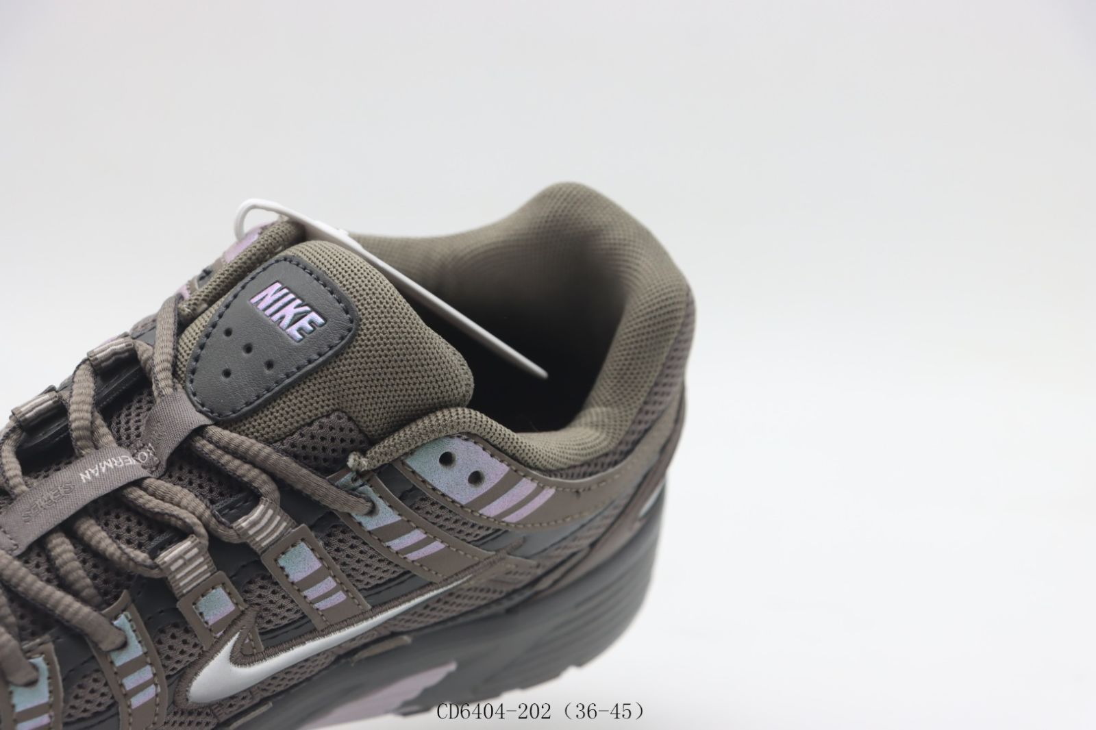 【今日特価】ナイキ Nike ランニングシューズ CD6404-202 褐色 【今日特価】ナイキ Nike ランニングシューズ CD6404-202 褐色
