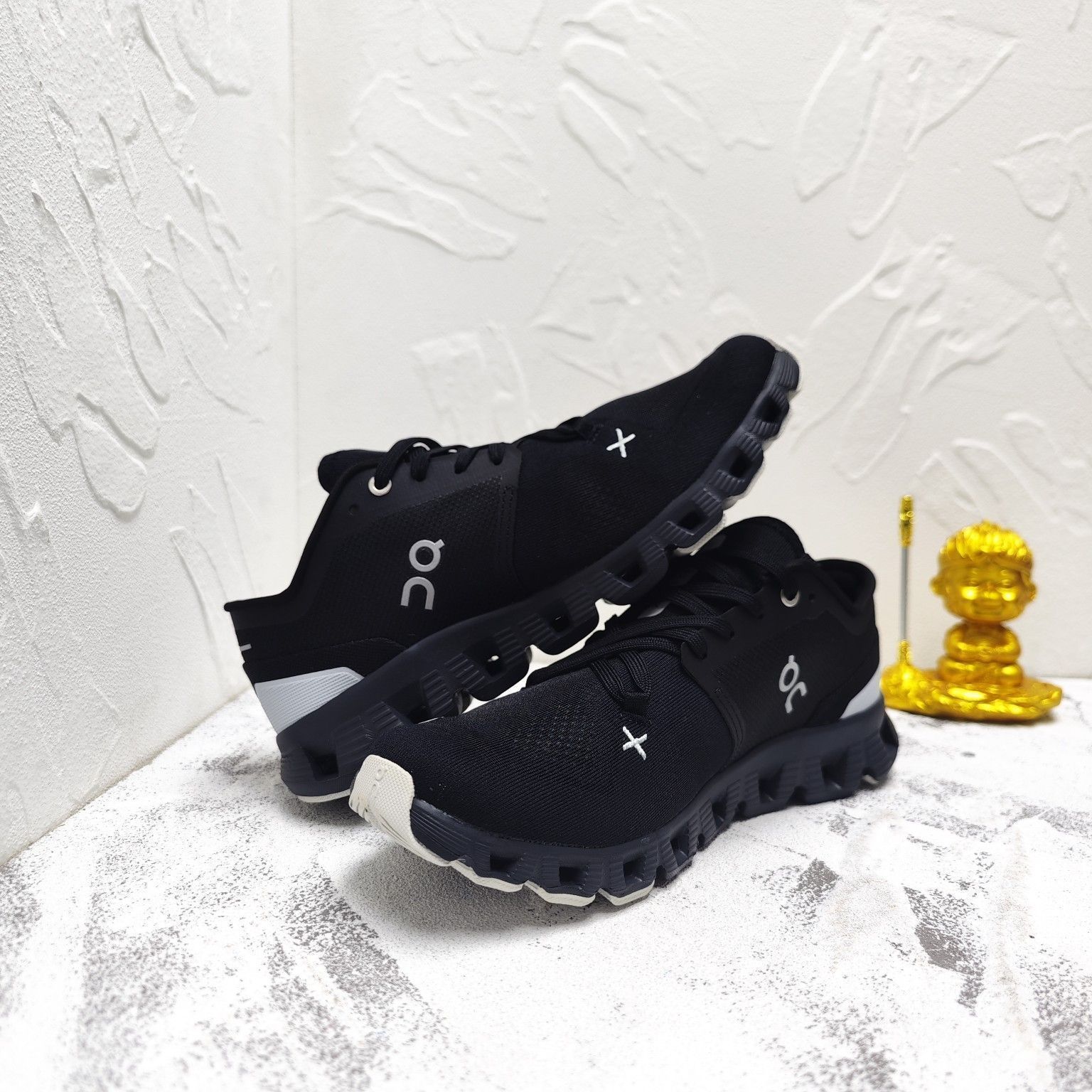 On Cloud X3 Sneakers オン クラウドX3 ジョギング スポーツ トレーニング ランニングシューズ メンズ レディース スニーカー タウンユース 新品 未使用 ブラック　全色