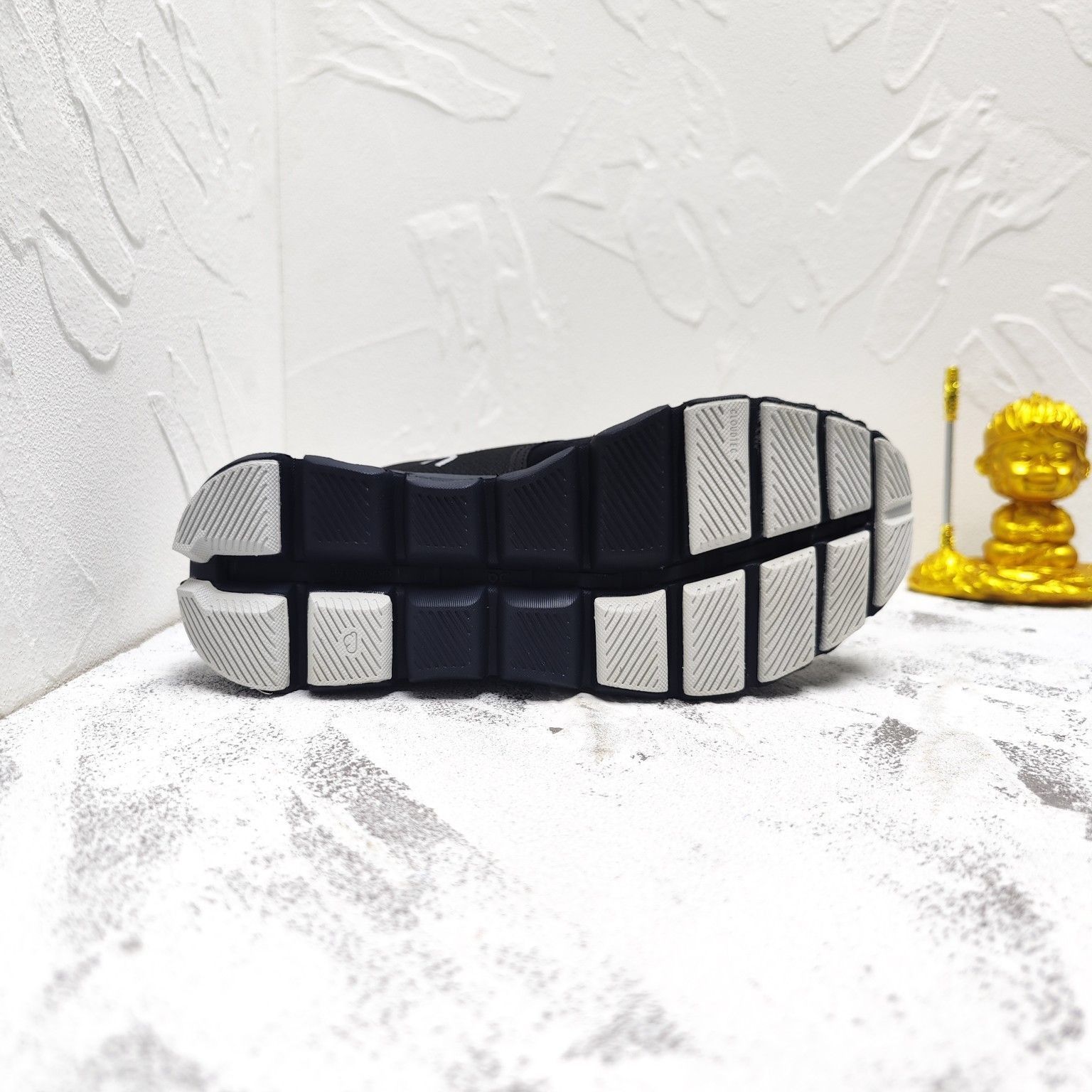 On Cloud X3 Sneakers オン クラウドX3 ジョギング スポーツ トレーニング ランニングシューズ メンズ レディース スニーカー タウンユース 新品 未使用 ブラック　全色