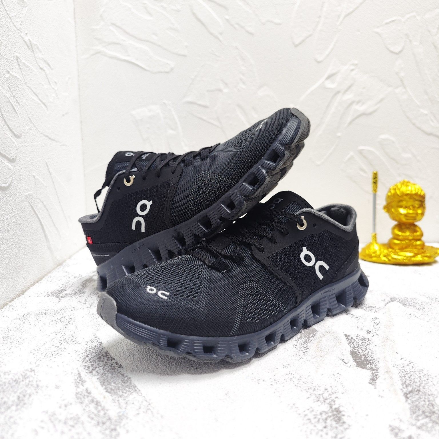 On Cloud X Sneakers オン クラウドX ジョギング スポーツ トレーニング ランニングシューズ メンズ レディース スニーカー タウンユース 新品 未使用 ブラック　全色
