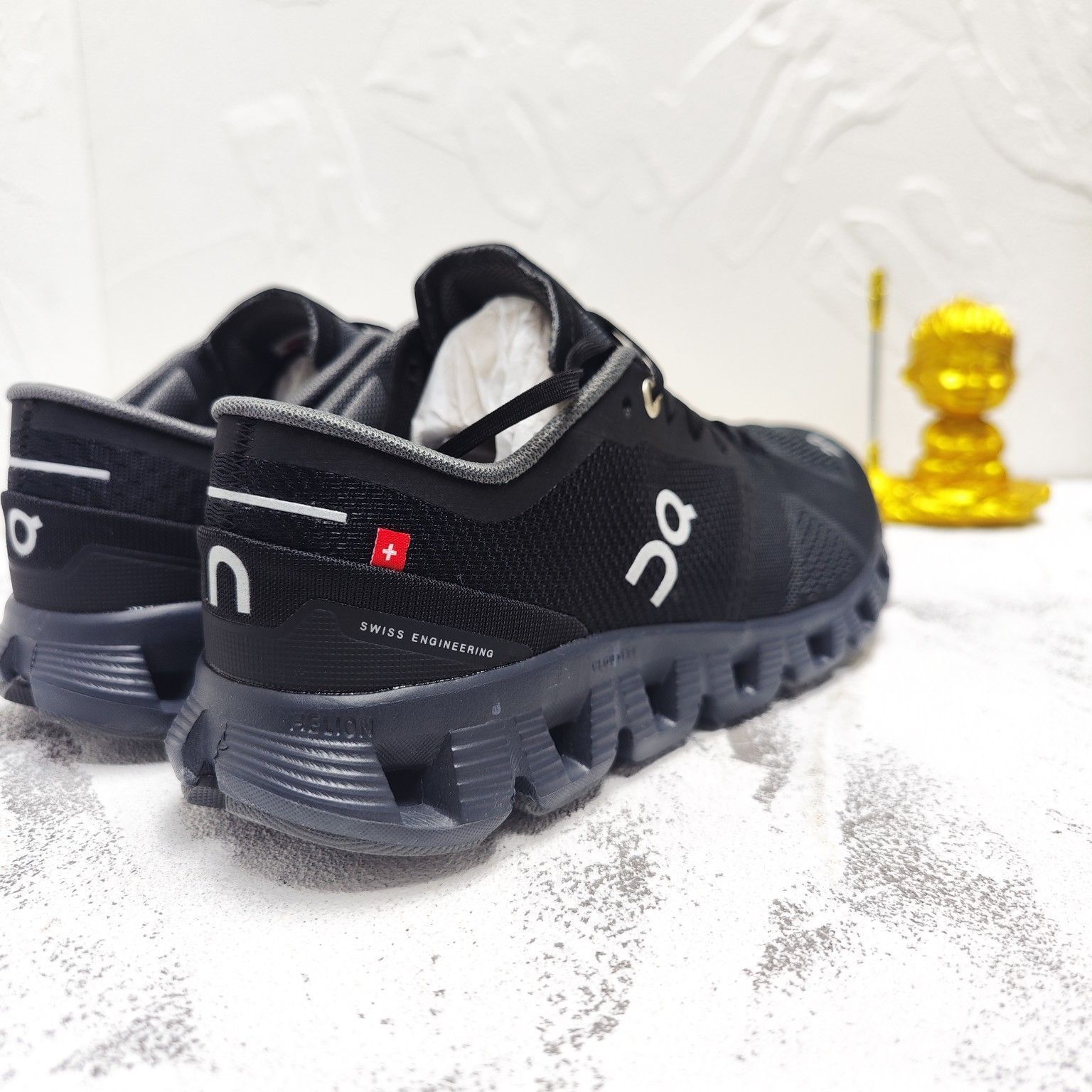 On Cloud X Sneakers オン クラウドX ジョギング スポーツ トレーニング ランニングシューズ メンズ レディース スニーカー タウンユース 新品 未使用 ブラック　全色