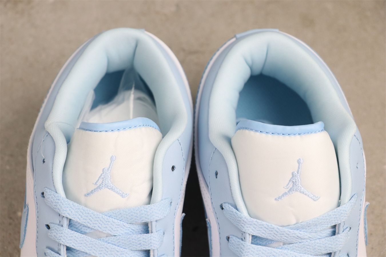 【今日特価】Jordan エアジョーダン aj1 AJ1 DC0774-141 水色 【今日特価】Jordan エアジョーダン aj1 AJ1 DC0774-141 水色