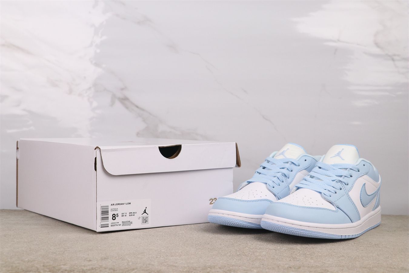 【今日特価】Jordan エアジョーダン aj1 AJ1 DC0774-141 水色 【今日特価】Jordan エアジョーダン aj1 AJ1 DC0774-141 水色
