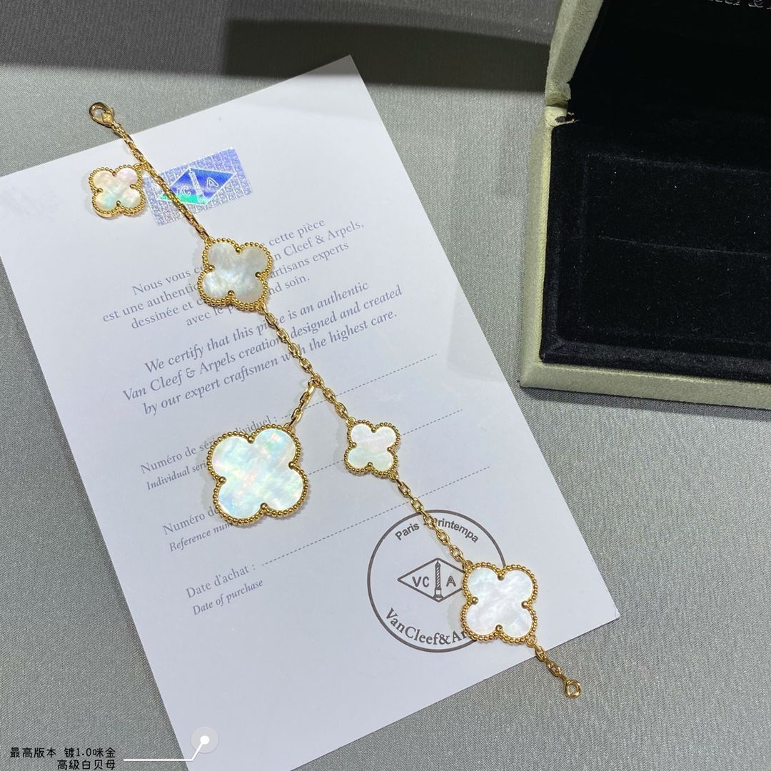 [Van Cleef & Arpels] アルハンブラ マザーオブパール 5連ブレスレット - 限定モデル | ヴァン クリーフ & アーペル レディースジュエリー｜本日限定特価｜新品未使用