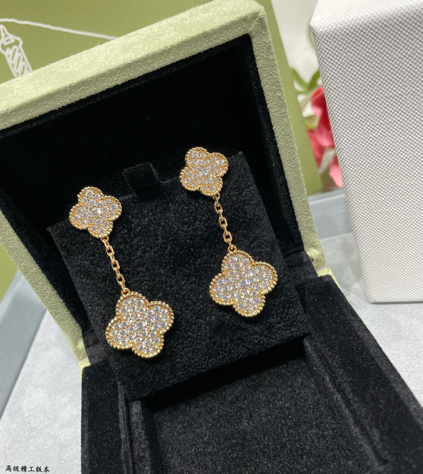 [Van Cleef & Arpels] アルハンブラ フルダイヤモンド ダブルフラワー イヤークリップ - 限定モデル | ヴァン クリーフ & アーペル レディースジュエリー｜本日限定特価｜新品未使用
