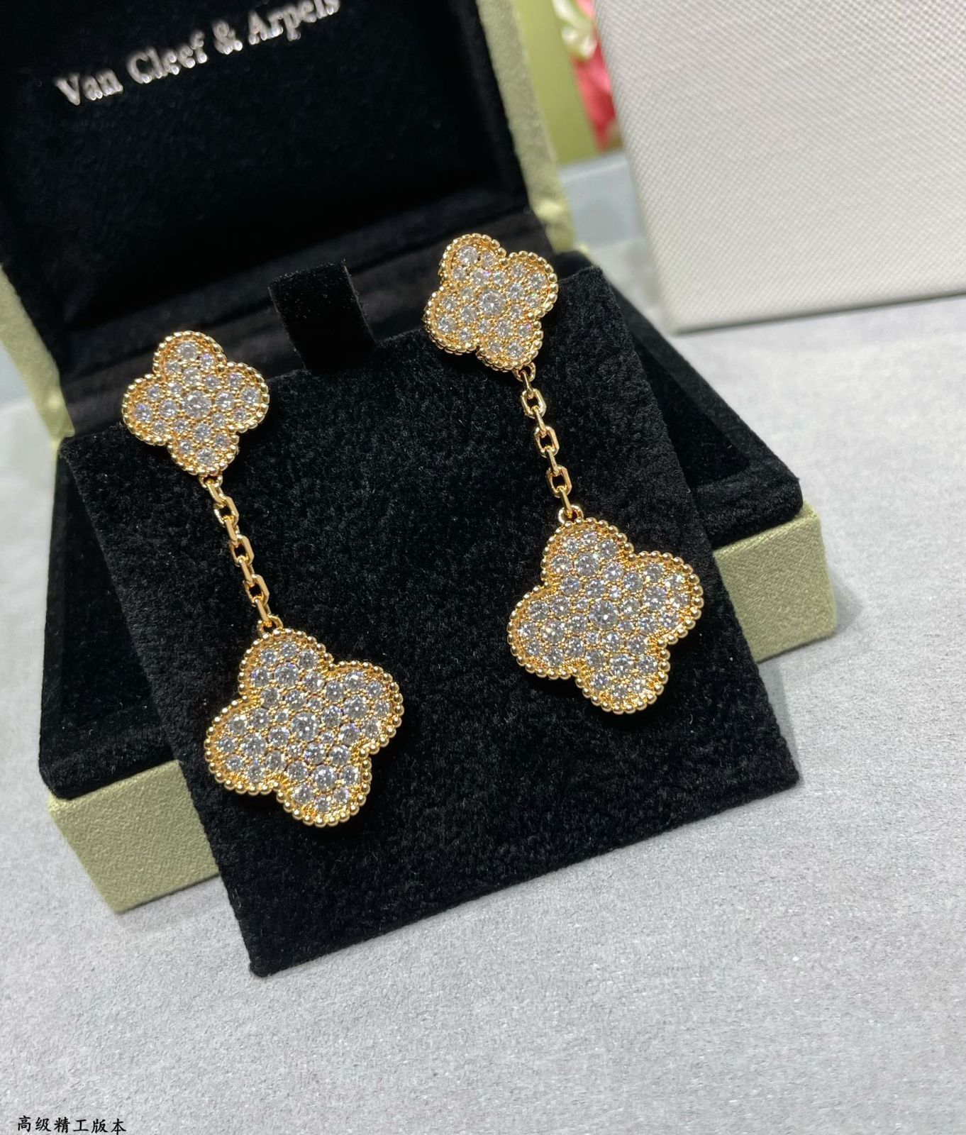 [Van Cleef & Arpels] アルハンブラ フルダイヤモンド ダブルフラワー イヤークリップ - 限定モデル | ヴァン クリーフ & アーペル レディースジュエリー｜本日限定特価｜新品未使用