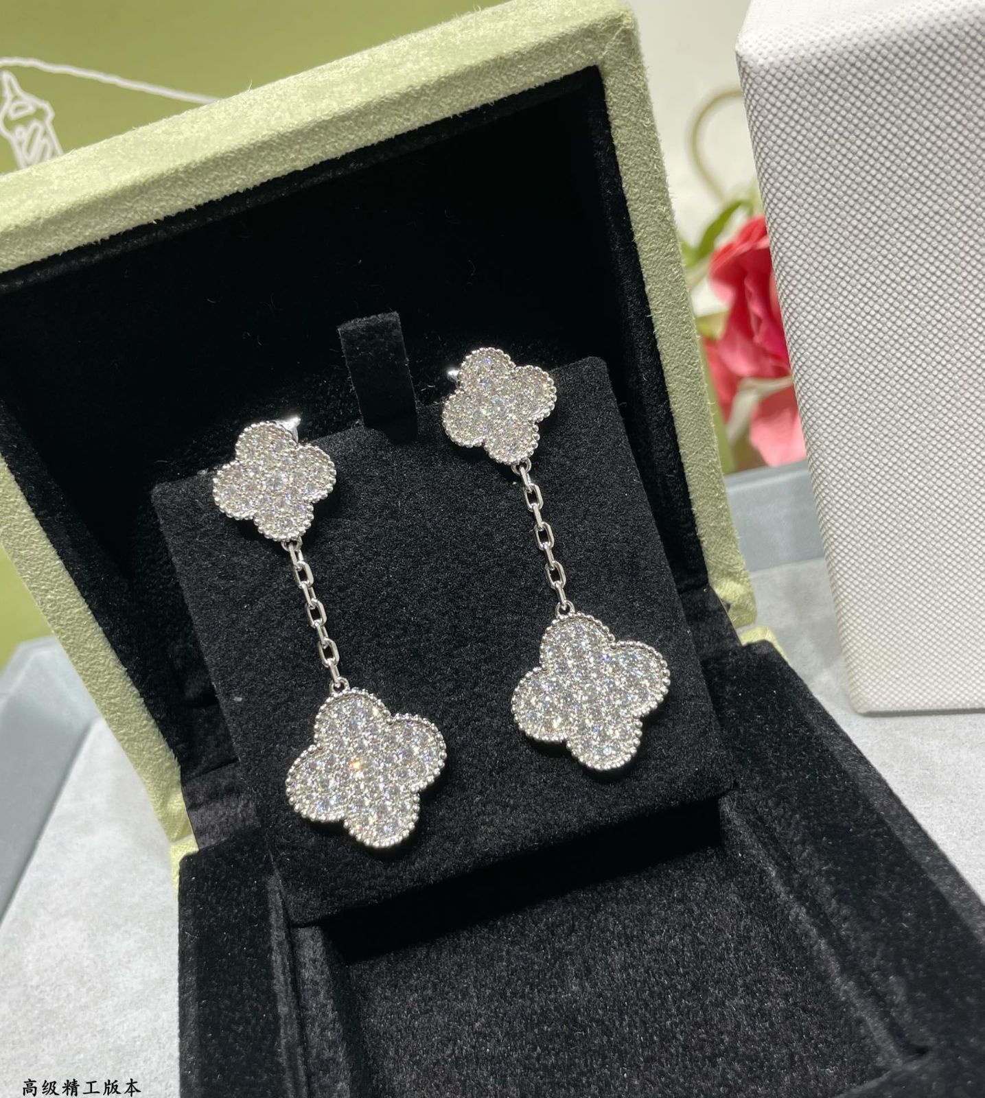 [Van Cleef & Arpels] アルハンブラ フルダイヤモンド ダブルフラワー イヤークリップ - 限定モデル | ヴァン クリーフ & アーペル レディースジュエリー｜本日限定特価｜新品未使用