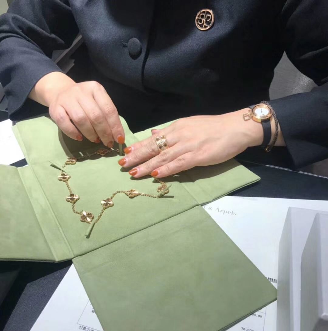 [Van Cleef & Arpels] 50周年記念 10連フラワー ネックレス - アルハンブラデザイン | ヴァン クリーフ & アーペル レディースジュエリー｜本日限定特価｜新品未使用