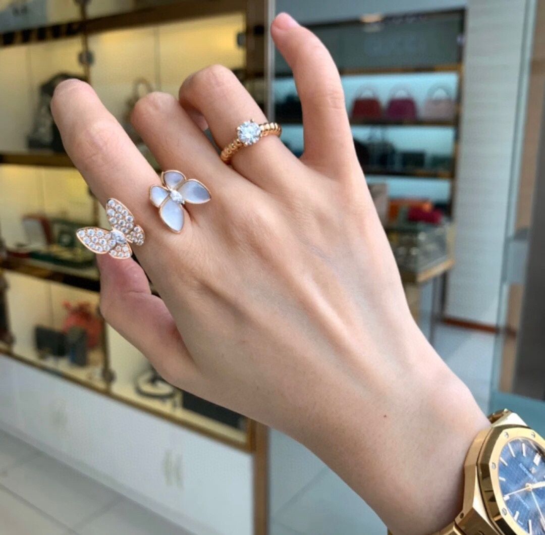 [Van Cleef & Arpels] バタフライ オープンリング - ツー バタフライ コレクション | ヴァン クリーフ & アーペル レディースジュエリー｜本日限定特価｜新品未使用