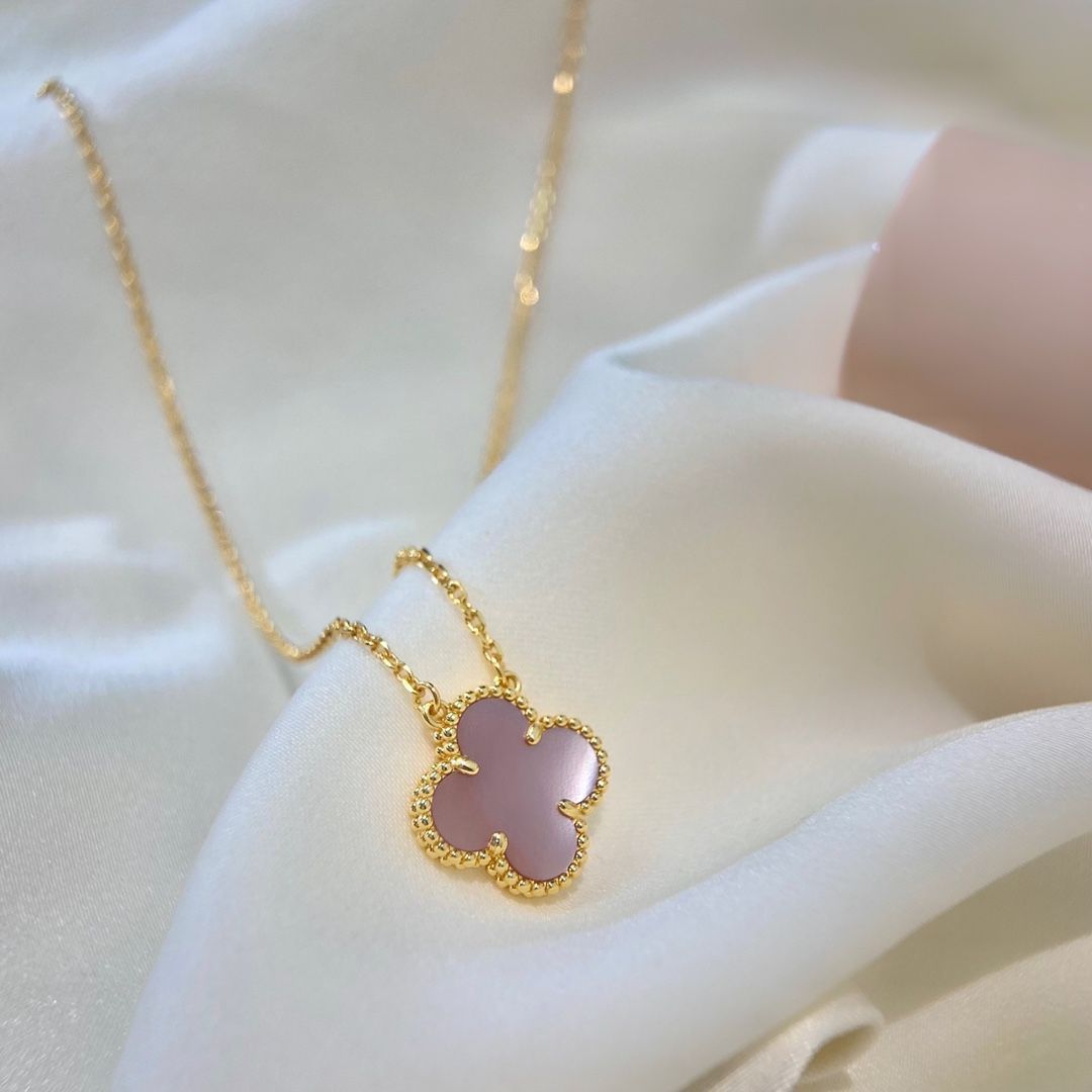 マジック アルハンブラ ペンダント、ピンク マザーオブパール、ヴァン クリーフ&アーペル Van Cleef & Arpels VCARN32200｜本日限定特価｜新品未使用