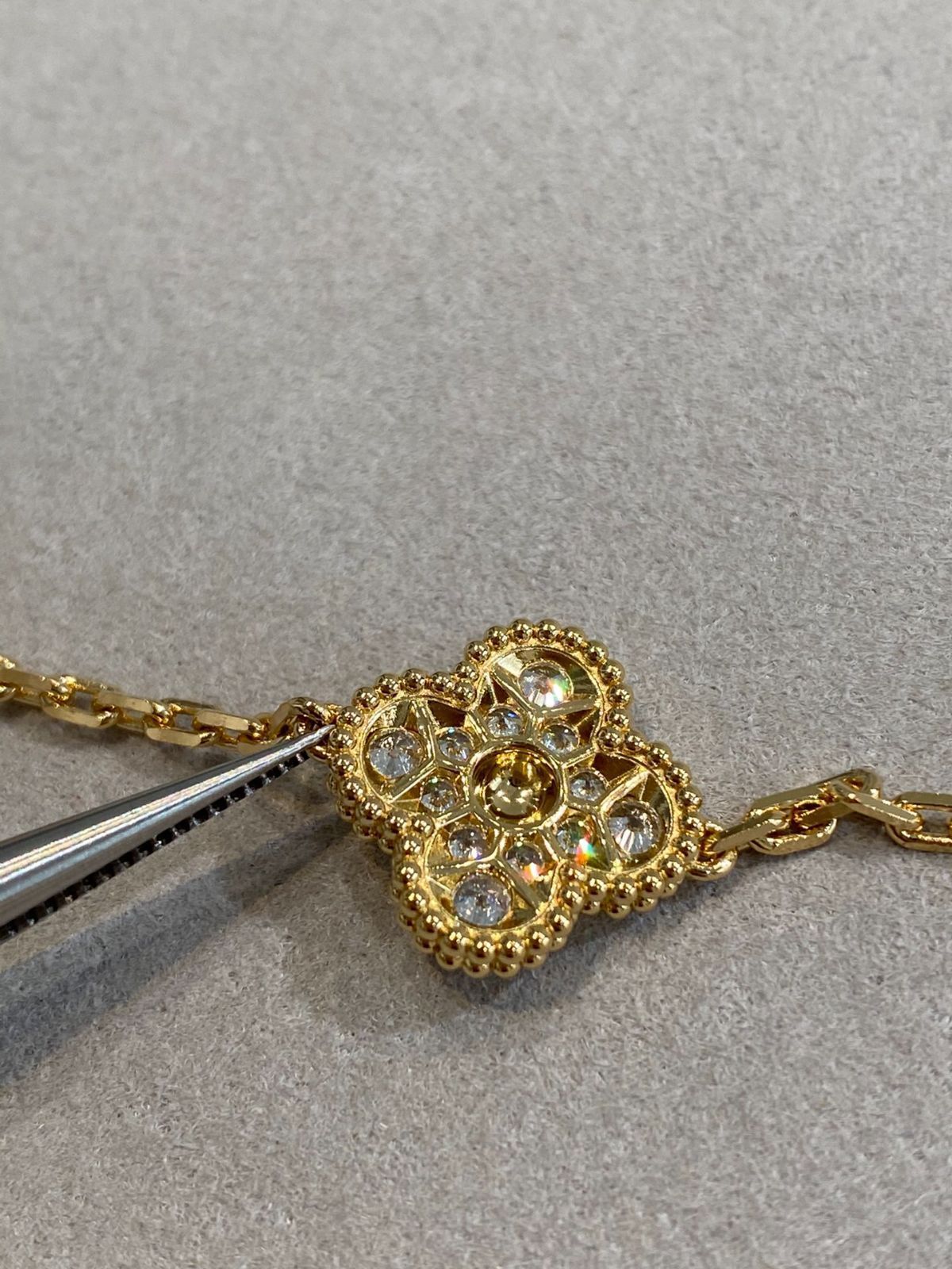 ヴァン クリーフ&アーペル ヴィンテージ アルハンブラ ブレスレット、5モチーフ 、Van Cleef & Arpels VCARA41400|本日限定特価|新品未使用 ヴァン クリーフ&アーペル ヴィンテージ アルハンブラ ブレスレット、5モチーフ 、Van Cleef & Arpels VCARA41400|本日限定特価|新品未使用