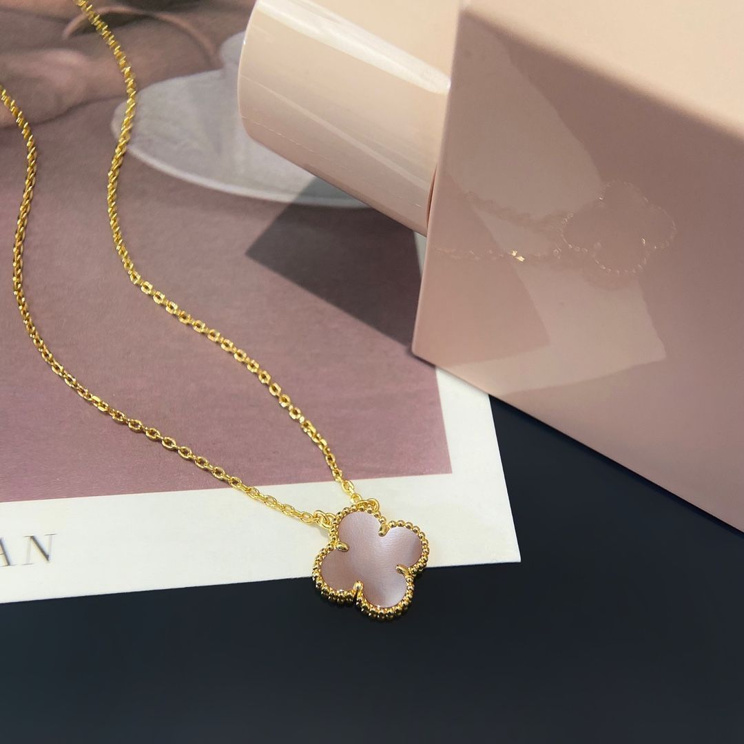 マジック アルハンブラ ペンダント、ピンク マザーオブパール、ヴァン クリーフ&アーペル Van Cleef & Arpels VCARN32200｜本日限定特価｜新品未使用