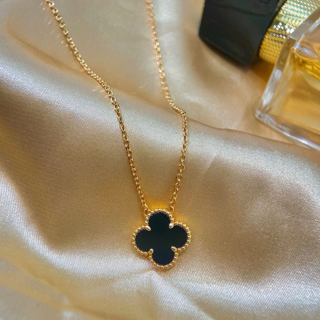 ヴィンテージ アルハンブラ ペンダント、オニキス、ヴァン クリーフ&アーペル Van Cleef & Arpels VCARA45800|本日限定特価|新品未使用 ヴィンテージ アルハンブラ ペンダント、オニキス、ヴァン クリーフ&アーペル Van Cleef & Arpels VCARA45800|本日限定特価|新品未使用