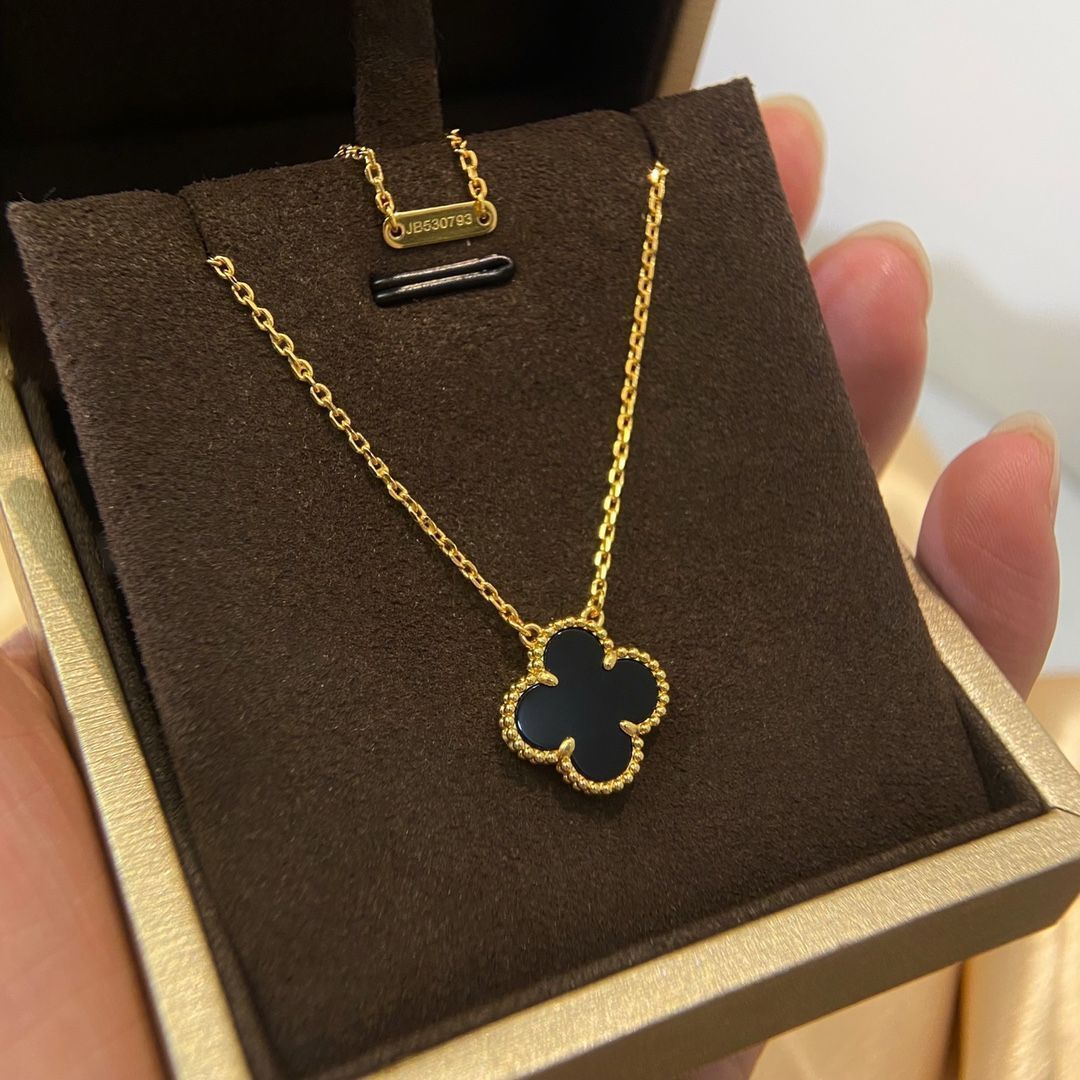 ヴィンテージ アルハンブラ ペンダント、オニキス、ヴァン クリーフ&アーペル Van Cleef & Arpels VCARA45800|本日限定特価|新品未使用 ヴィンテージ アルハンブラ ペンダント、オニキス、ヴァン クリーフ&アーペル Van Cleef & Arpels VCARA45800|本日限定特価|新品未使用