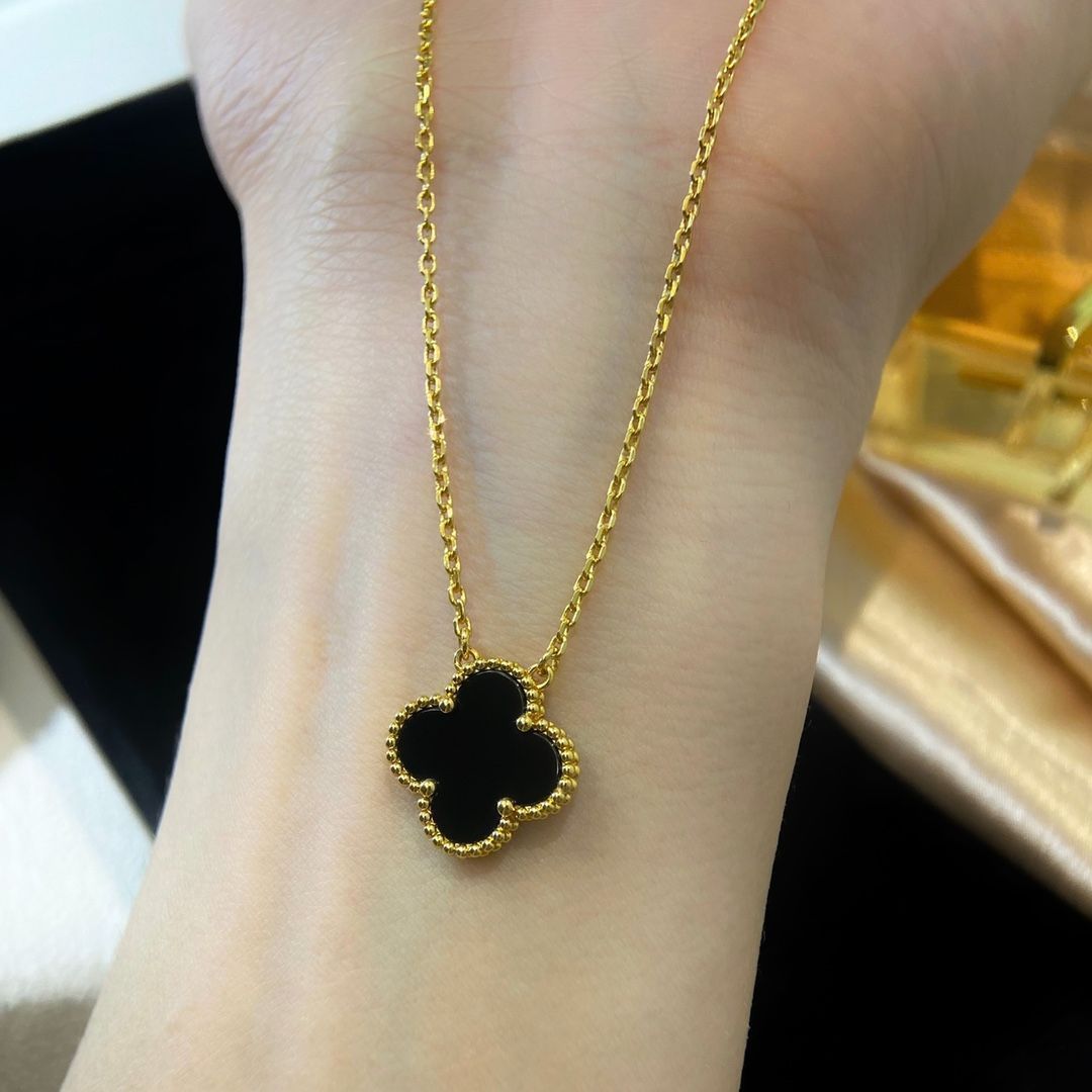 ヴィンテージ アルハンブラ ペンダント、オニキス、ヴァン クリーフ&アーペル Van Cleef & Arpels VCARA45800|本日限定特価|新品未使用 ヴィンテージ アルハンブラ ペンダント、オニキス、ヴァン クリーフ&アーペル Van Cleef & Arpels VCARA45800|本日限定特価|新品未使用