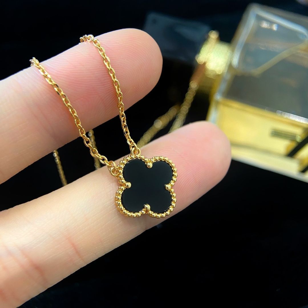 ヴィンテージ アルハンブラ ペンダント、オニキス、ヴァン クリーフ&アーペル Van Cleef & Arpels VCARA45800|本日限定特価|新品未使用 ヴィンテージ アルハンブラ ペンダント、オニキス、ヴァン クリーフ&アーペル Van Cleef & Arpels VCARA45800|本日限定特価|新品未使用