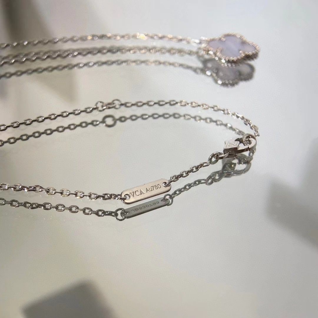 新作Van Cleef & Arpels ペンダント、カルセドニー VCARD34900|本日限定特価|新品未使用 新作Van Cleef & Arpels ペンダント、カルセドニー VCARD34900|本日限定特価|新品未使用