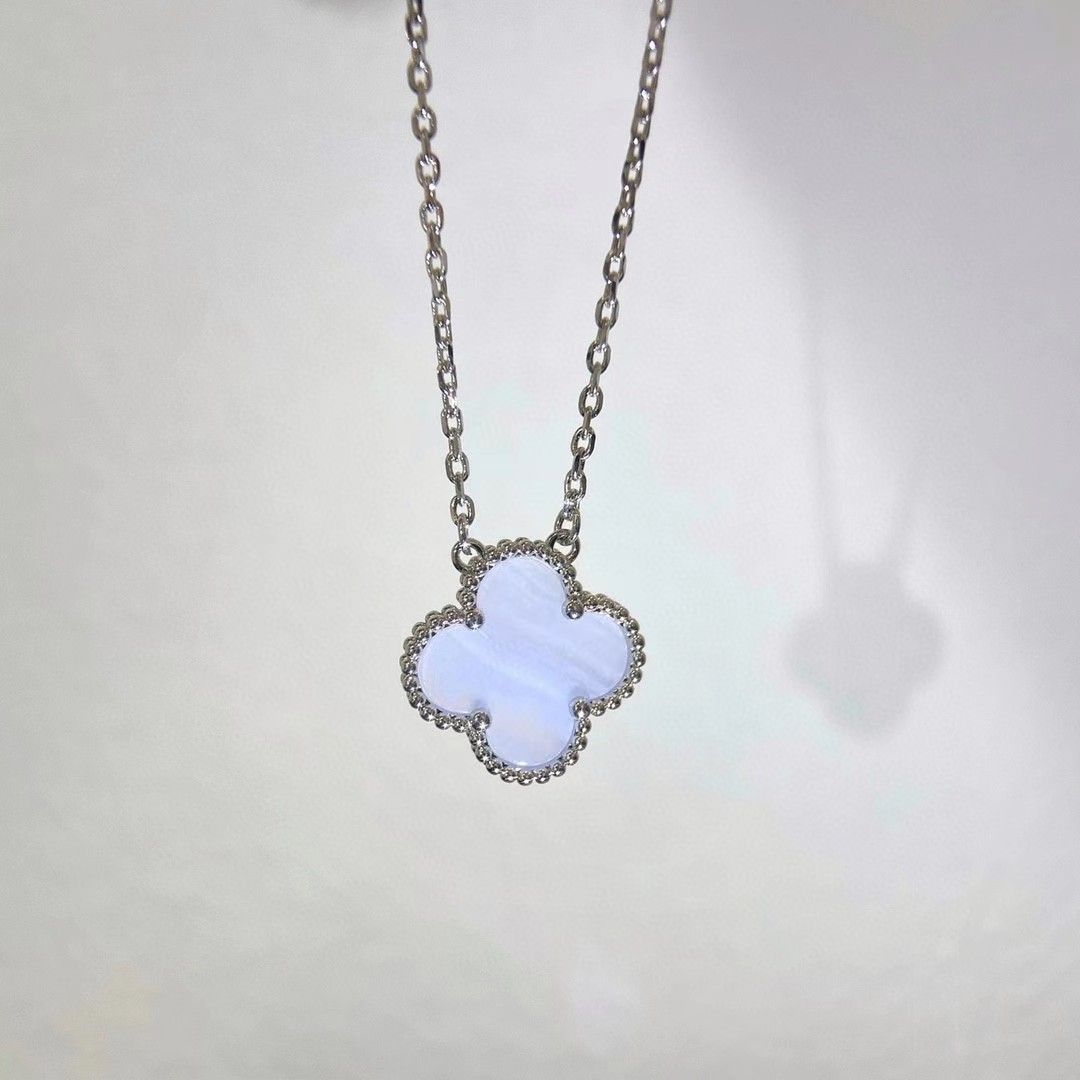 新作Van Cleef & Arpels ペンダント、カルセドニー VCARD34900|本日限定特価|新品未使用 新作Van Cleef & Arpels ペンダント、カルセドニー VCARD34900|本日限定特価|新品未使用