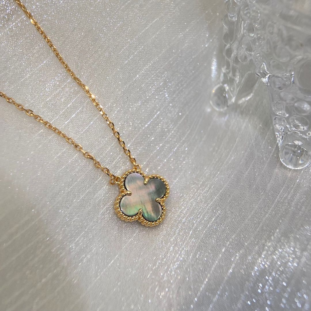 マジック アルハンブラ ロングネックレス、1モチーフ ヴァン クリーフ&アーペル Van Cleef & Arpels VCARO49L00|本日限定特価|新品未使用 マジック アルハンブラ ロングネックレス、1モチーフ ヴァン クリーフ&アーペル Van Cleef & Arpels VCARO49L00|本日限定特価|新品未使用